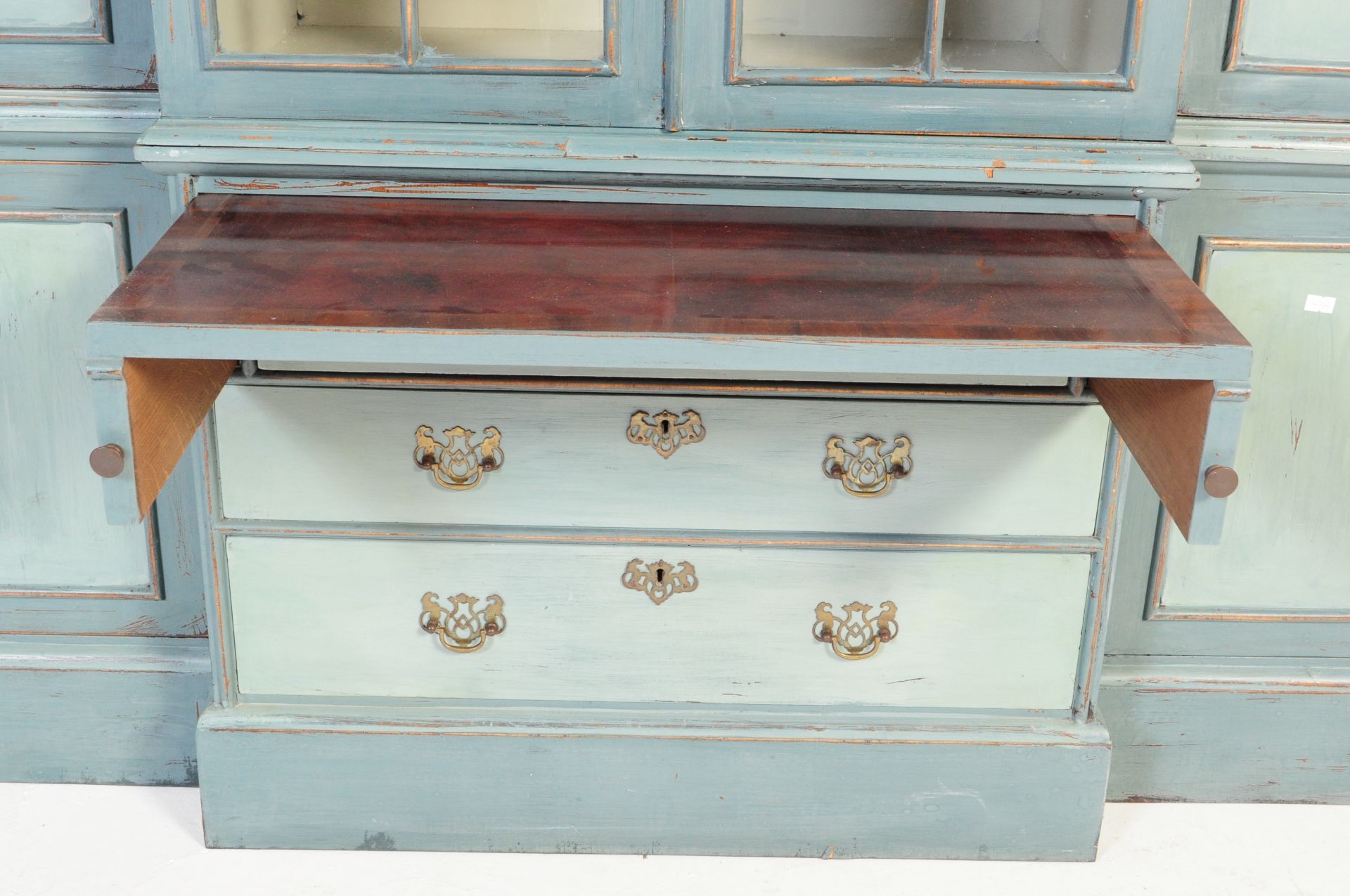 20TH CENTURY PAINTED BREAKFRONT BOOKCASE CABINET - Image 6 of 7