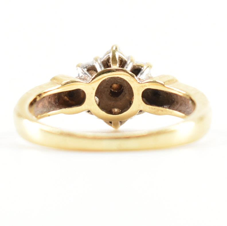 HALLMARKED 18CT GOLD & DIAMOND CLUSTER RING - Image 5 of 10