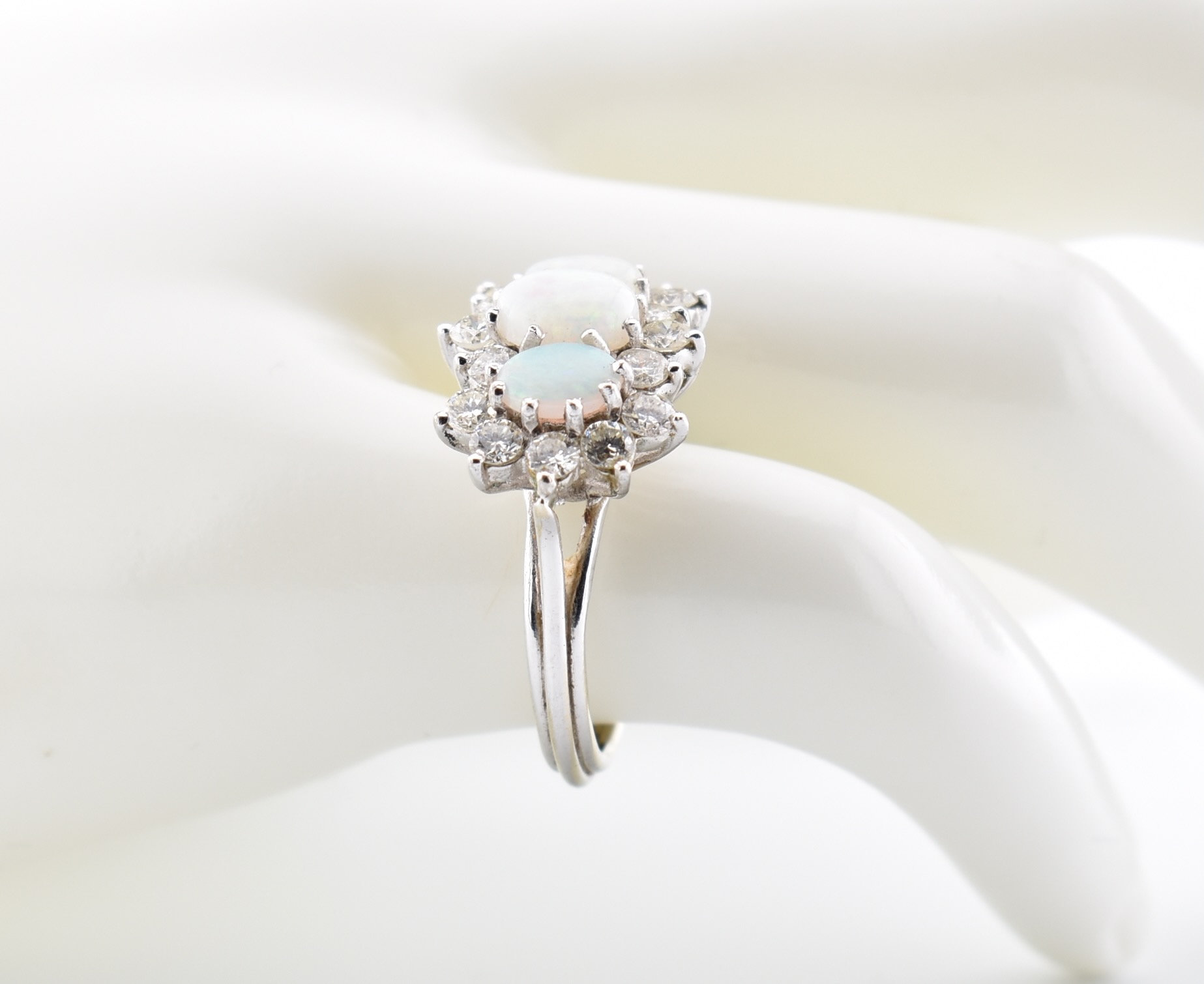 HALLMARKED 18CT WHITE GOLD OPAL & DIAMOND CLUSTER RING - Image 6 of 6