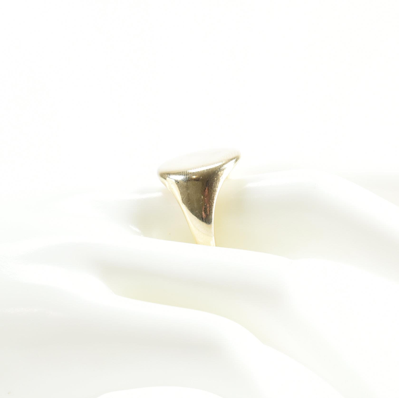 HALLMARKED 9CT GOLD SIGNET RING - Image 7 of 8