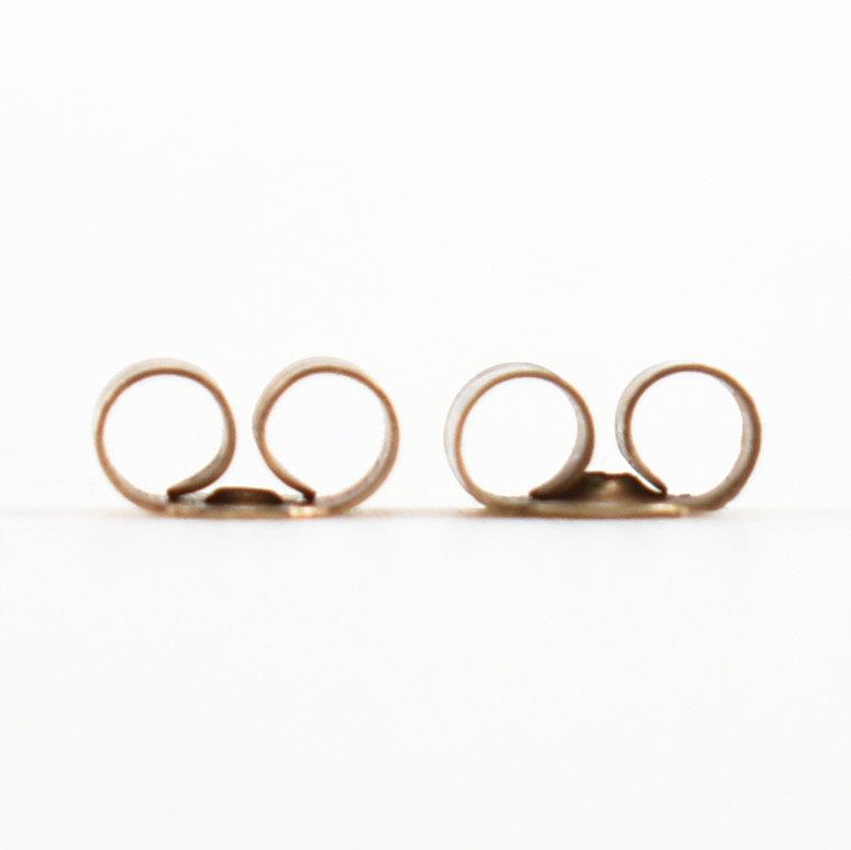 PAIR OF VINTAGE GOLD STUD EARRINGS - Image 4 of 5