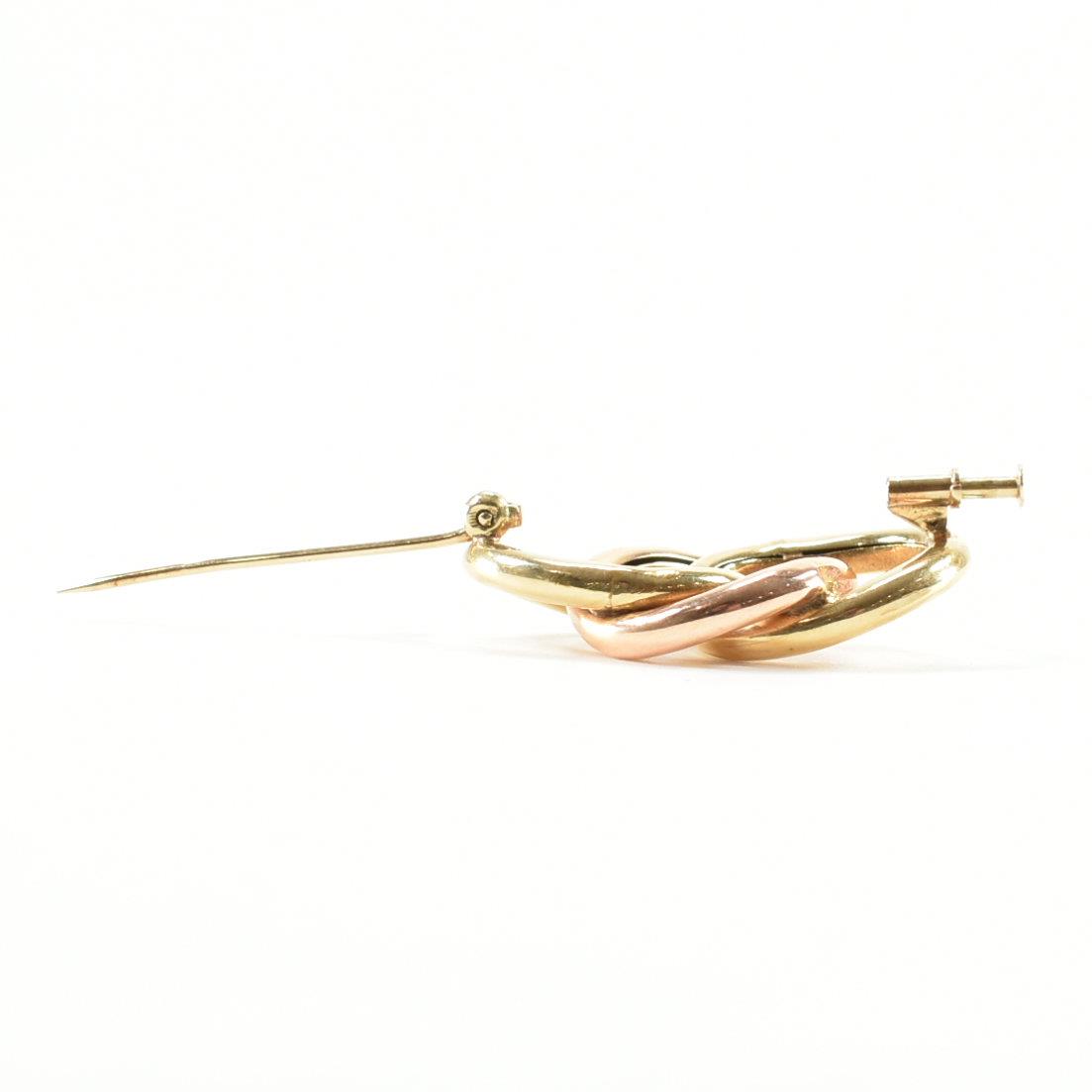 BI-COLOUR GOLD KNOT BROOCH PIN - Image 6 of 7