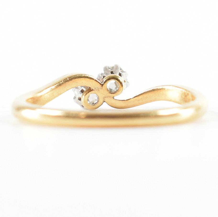 18CT GOLD & PLATINUM CROSSOVER DIAMOND RING - Image 3 of 8