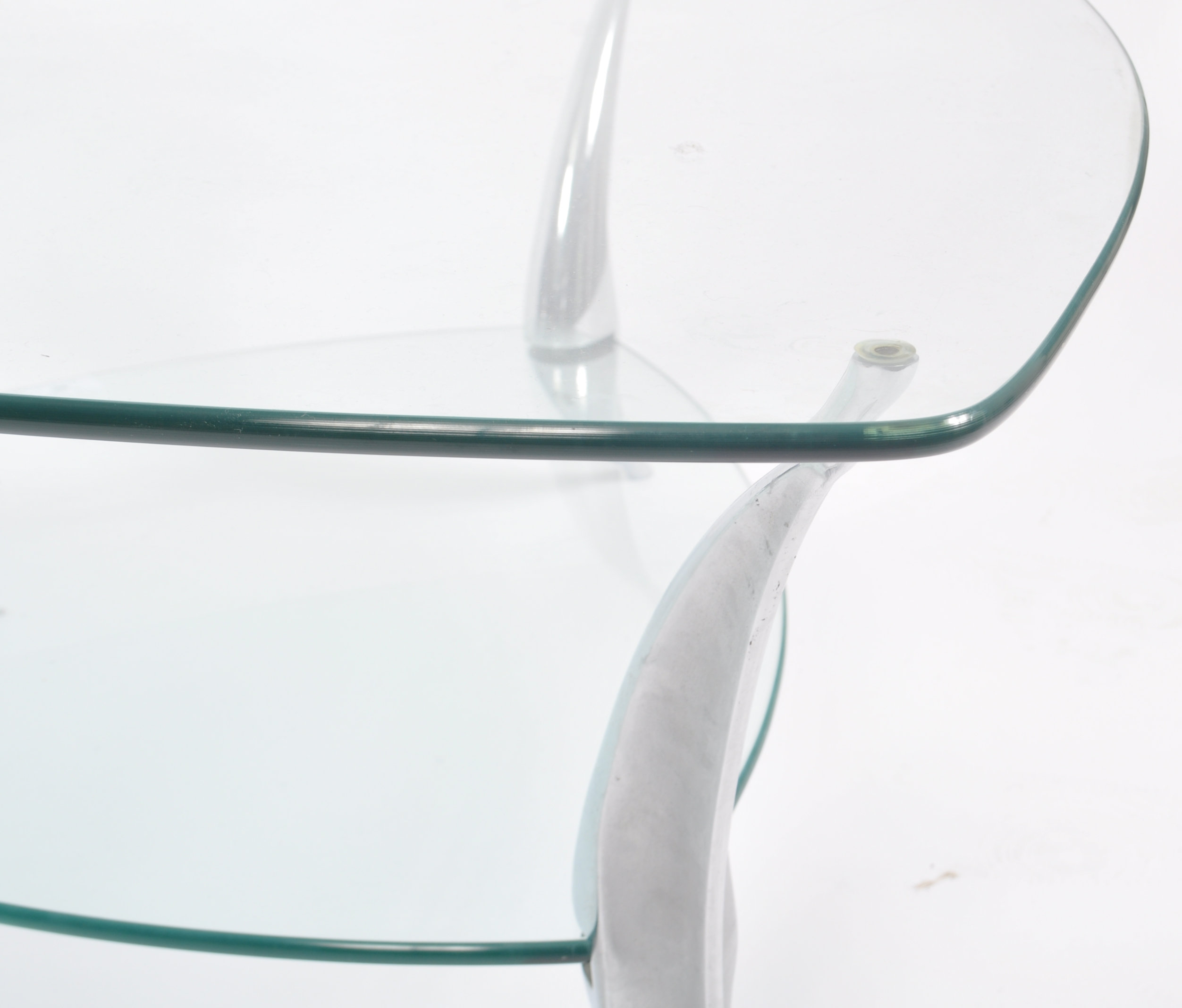 20TH CENTURY DESIGNER TWO TIER GLASS COFFEE TABLE - Image 2 of 4