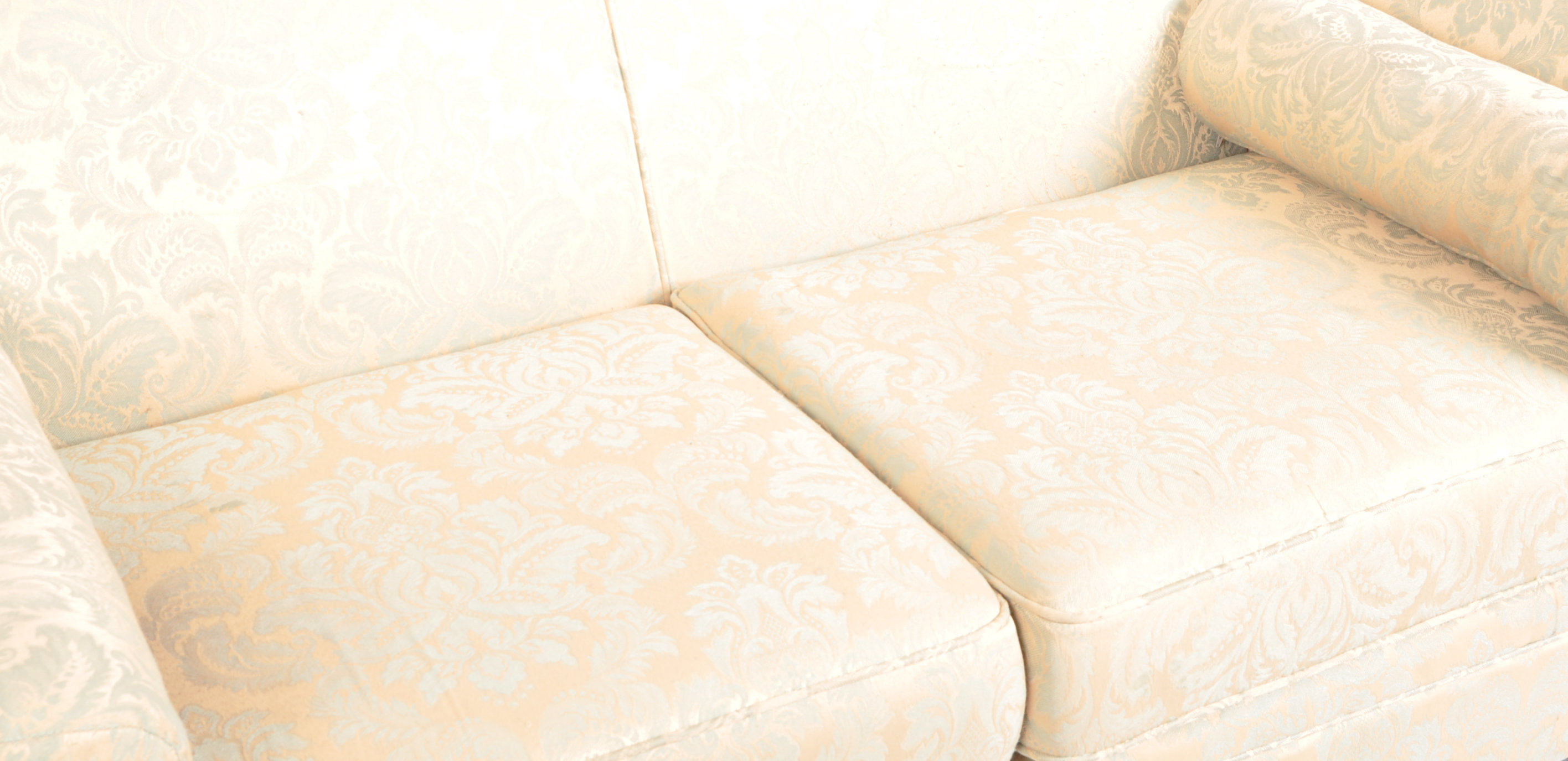 KIRKDALE - LARGE DESIGNER TWO SEATER SOFA SETTEE - Image 3 of 5