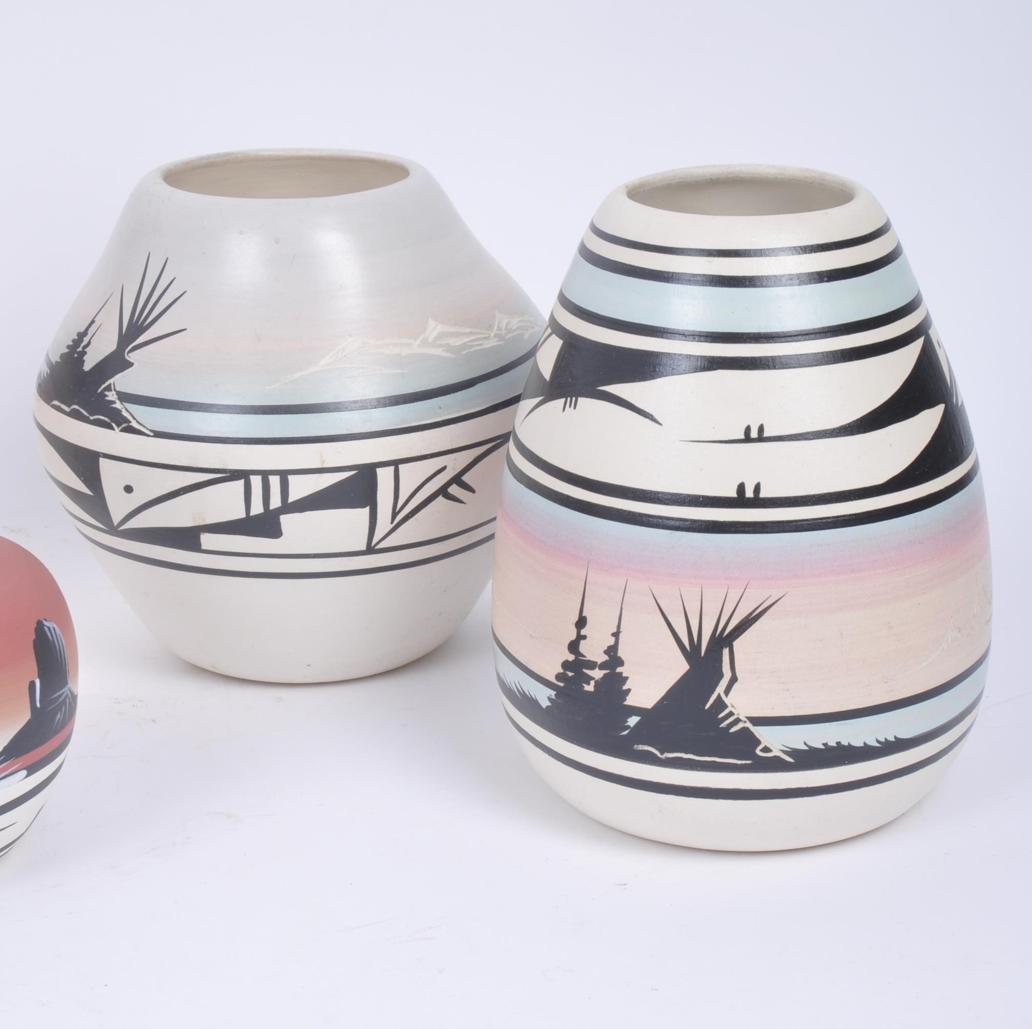 SELECTION OF HAND PAINTED NAVAJO POTTERY VASES - Image 2 of 9