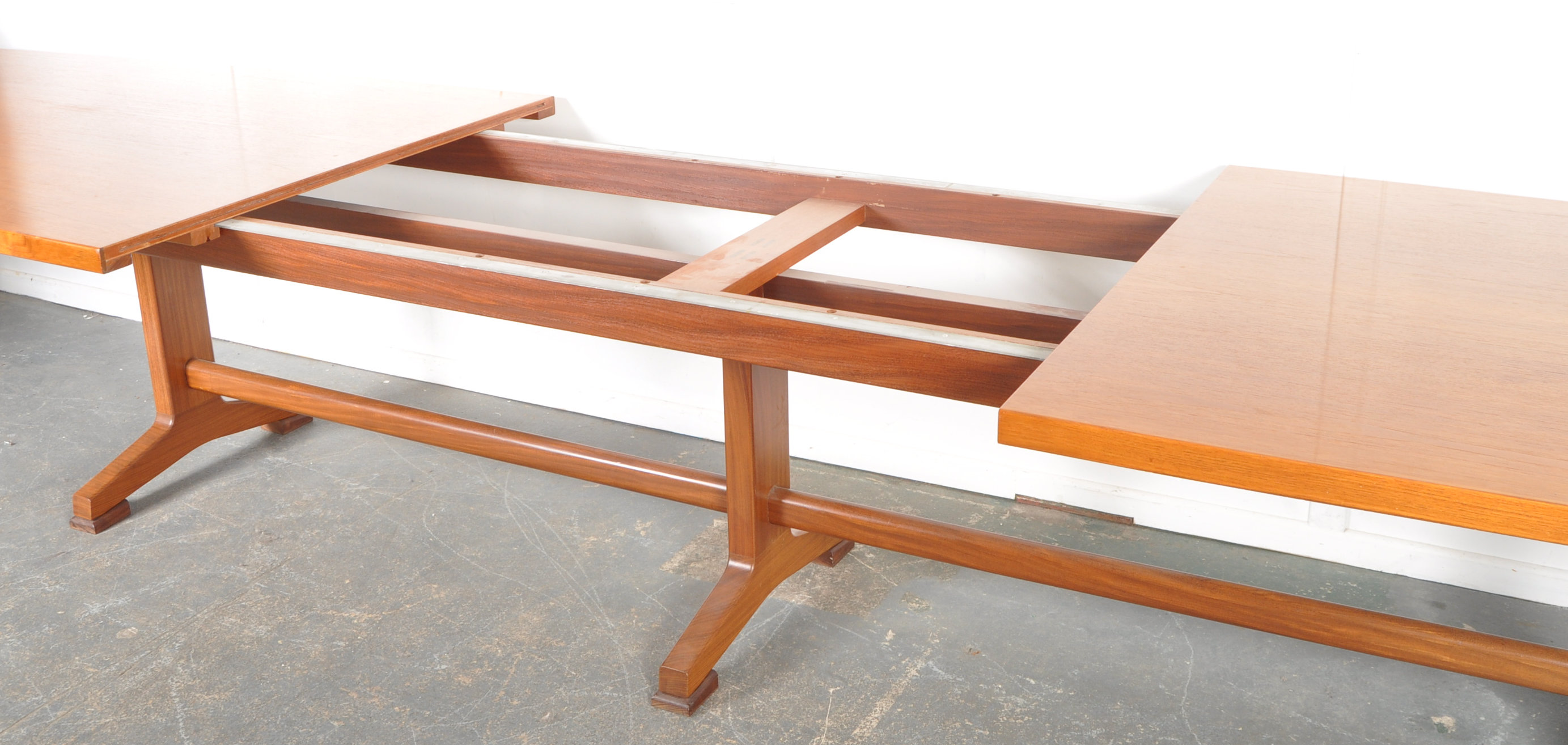 GORDON RUSSELL - LARGE MID CENTURY TEAK TABLE - Image 6 of 8