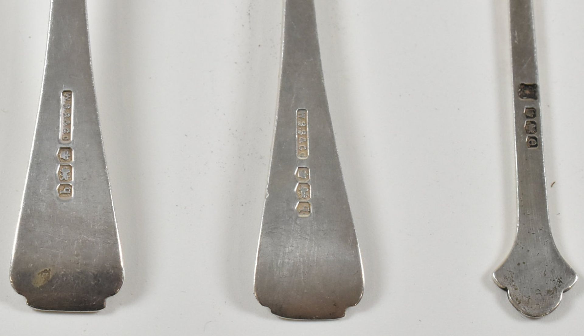 COLLECTION OF EARLY 20TH CENTURY SILVER CUTLERY - Image 3 of 9