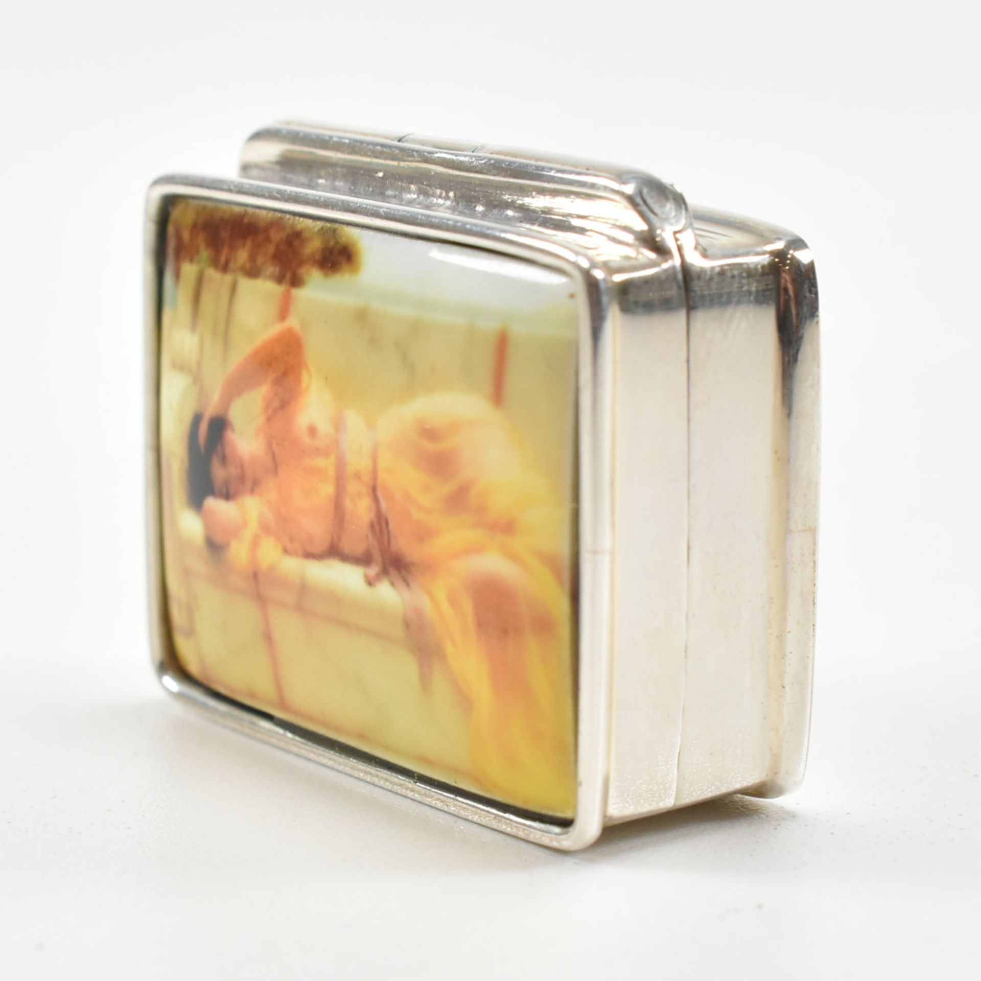 CONTEMPORARY STERLING SILVER PILL BOX WITH EROTIC ENAMEL PANEL - Image 3 of 7