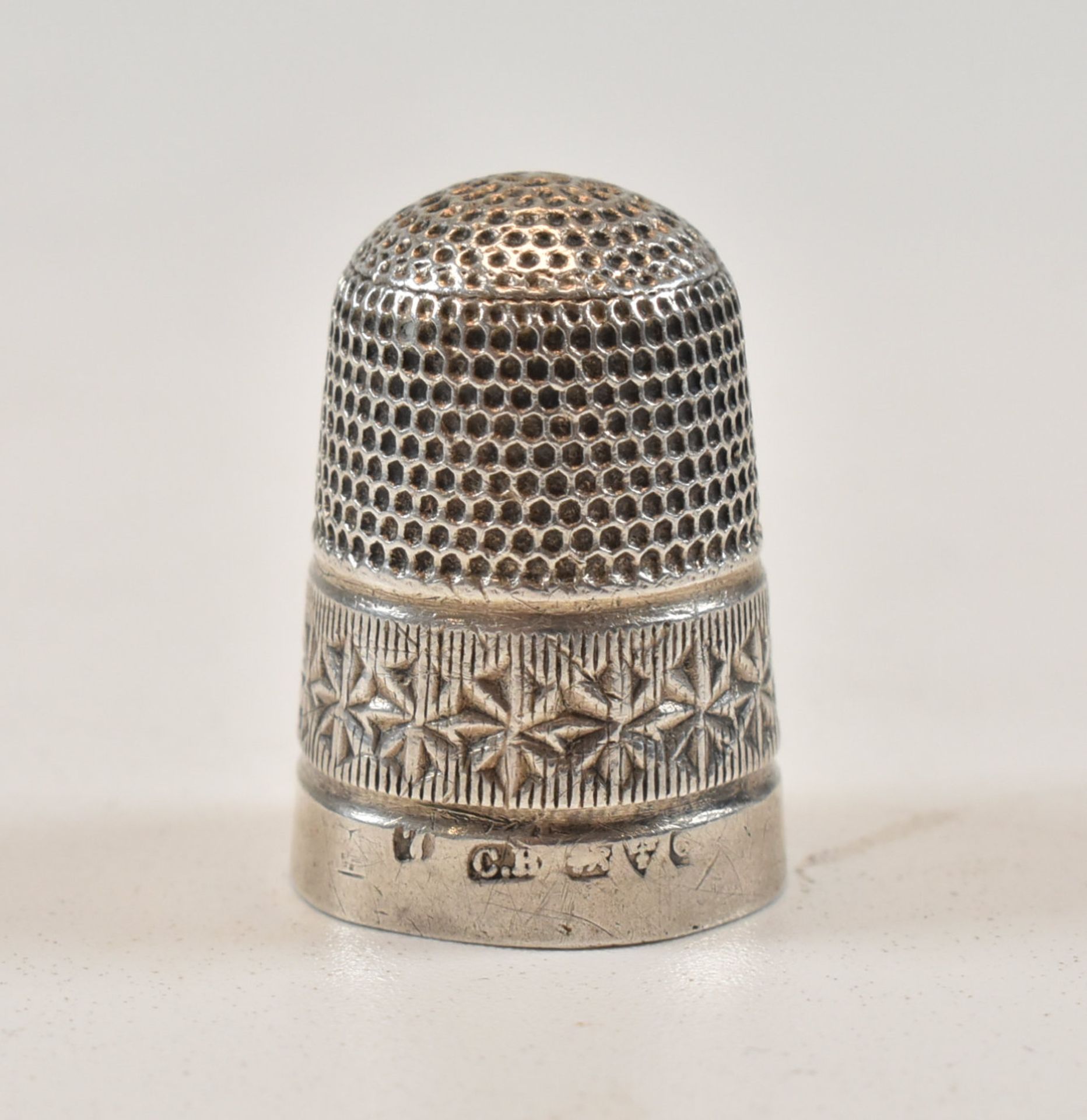 COLLECTION OF SILVER & WHITE METAL ITEMS POT KNIFE DISH THIMBLE - Image 7 of 13