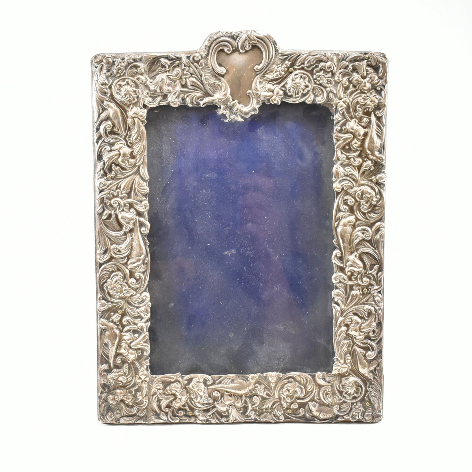 VICTORIAN HALLMARKED SILVER MOUNTED PICTURE FRAME - Image 8 of 11