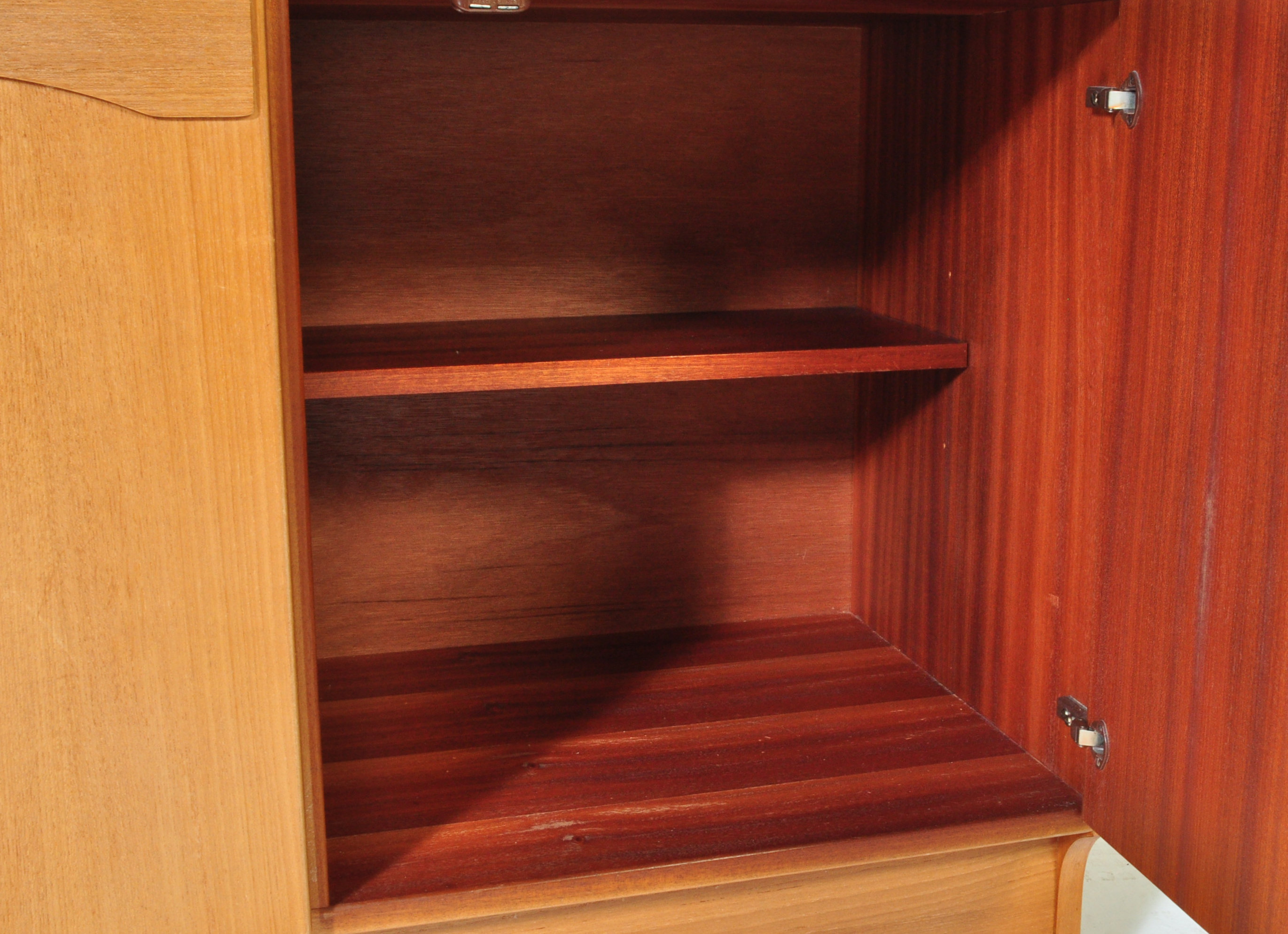 RETRO VINTAGE TEAK HIGHBOARD CREDENZA - Image 3 of 6