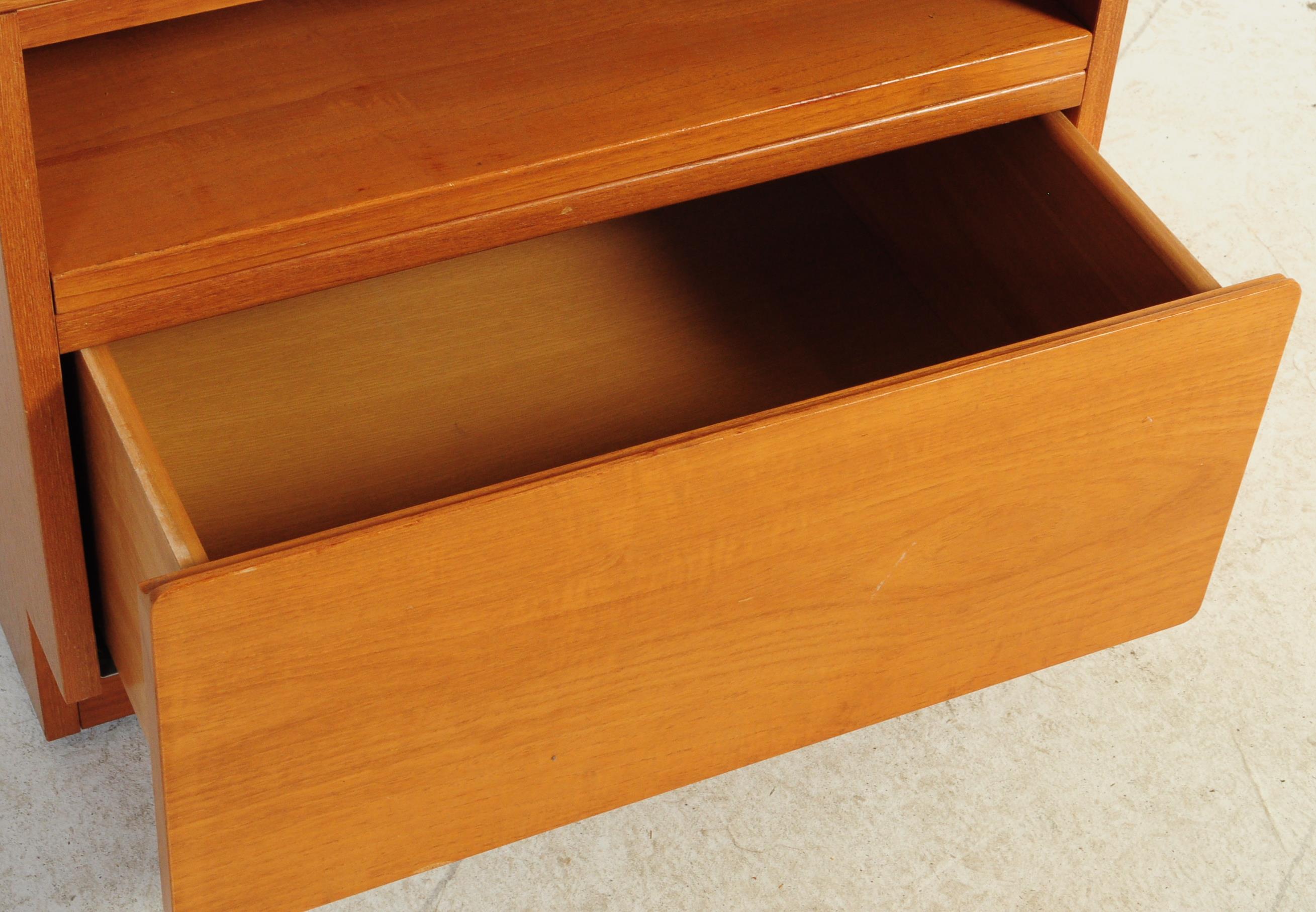 MID CENTURY TEAK SINGLE DRAWER MEDIA / HI-FI UNIT - Image 4 of 4