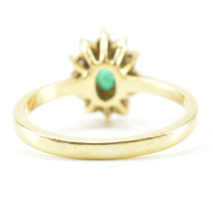 18CT GOLD EMERALD & DIAMOND HALO RING - Image 3 of 9