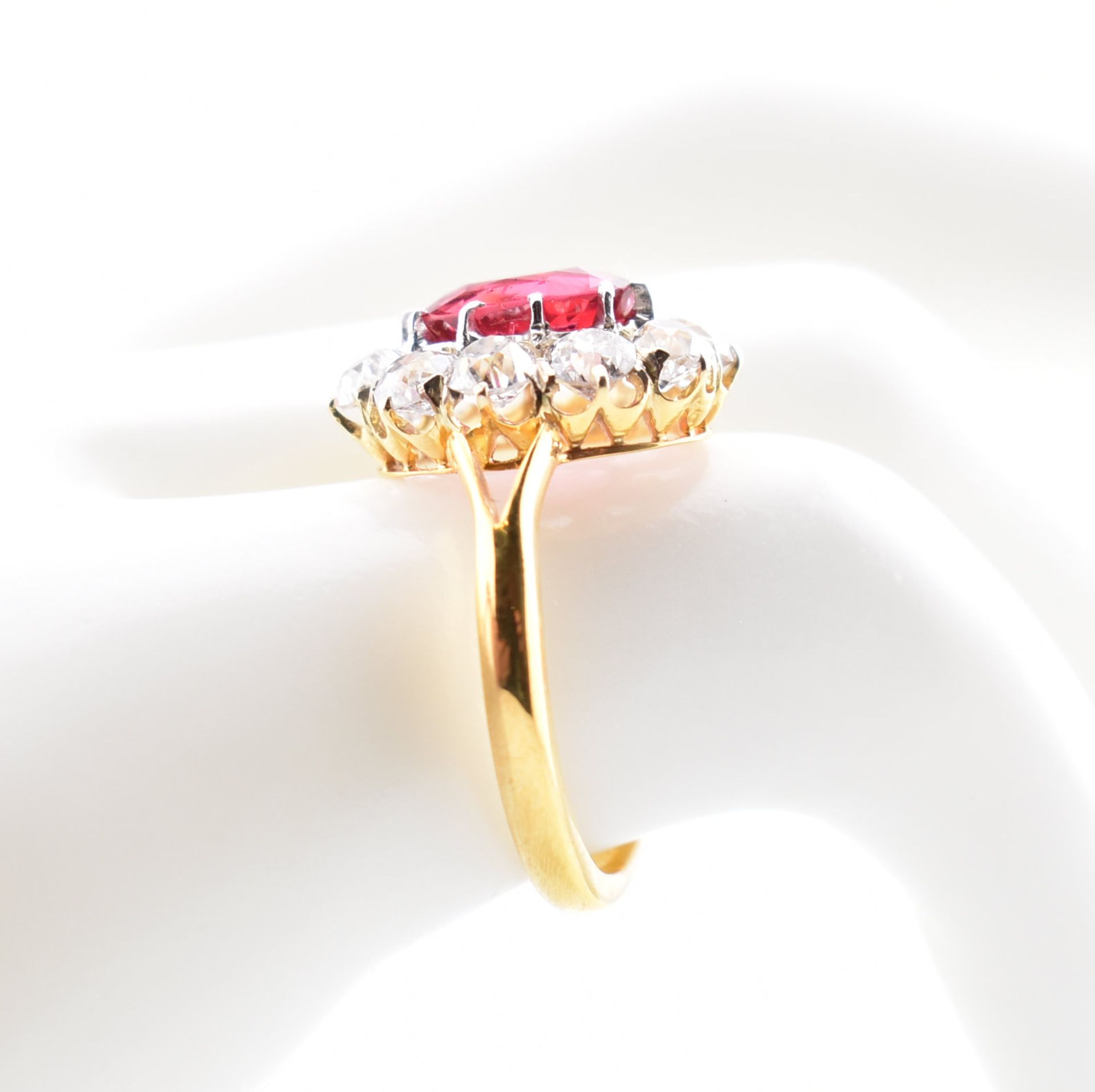 VICTORIAN RED SPINEL & DIAMOND CLUSTER RING - Image 8 of 12