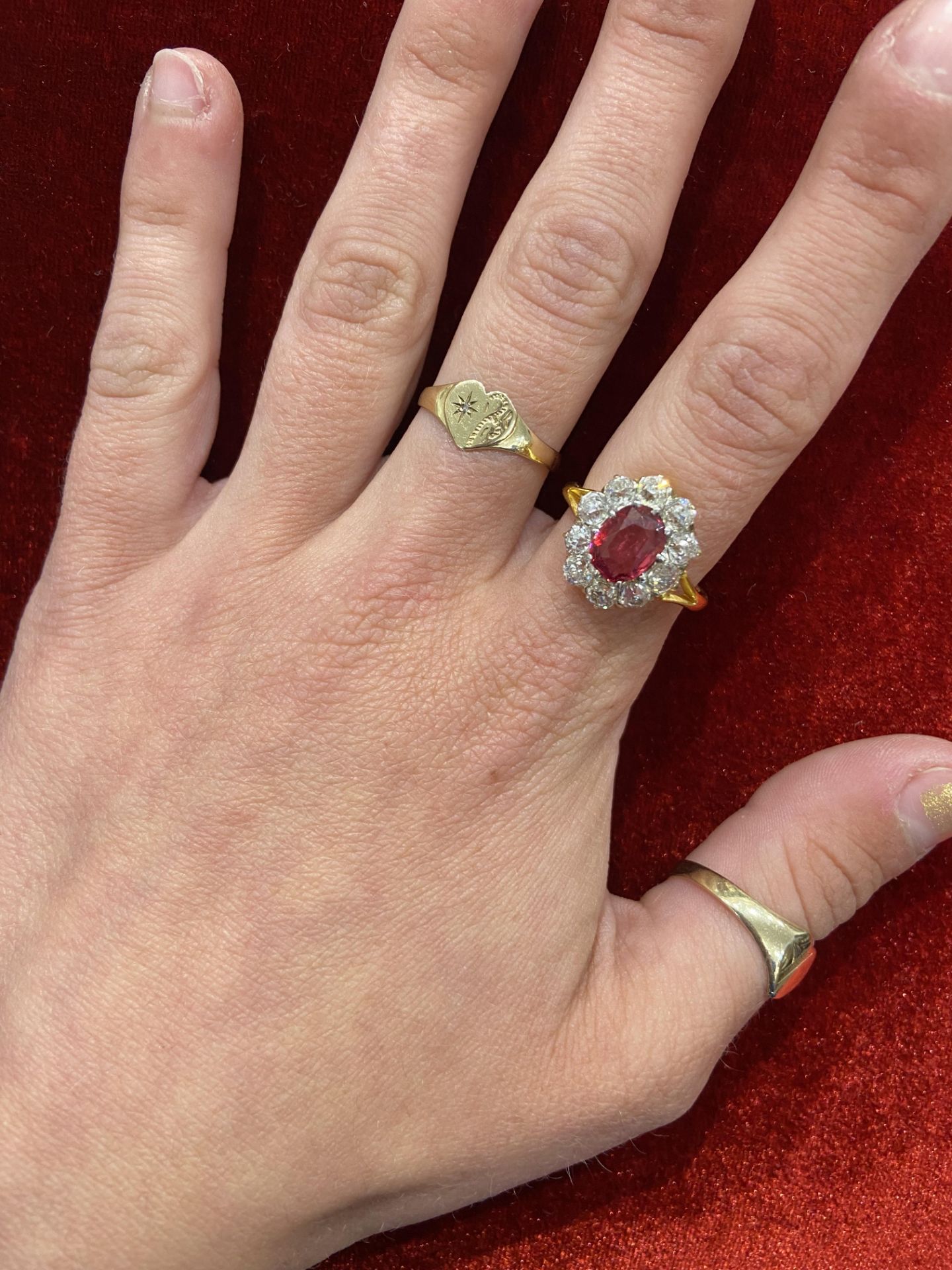 VICTORIAN RED SPINEL & DIAMOND CLUSTER RING - Image 9 of 12