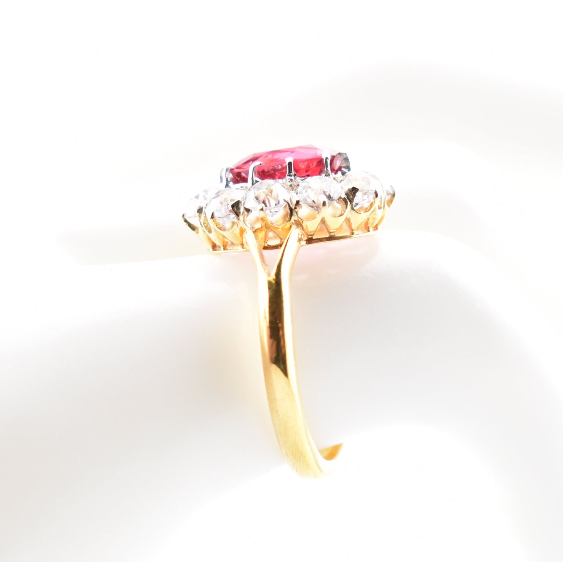 VICTORIAN RED SPINEL & DIAMOND CLUSTER RING - Image 7 of 12