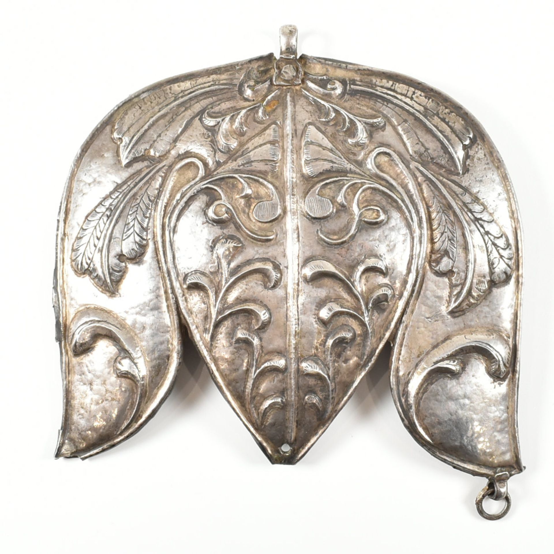 PERSIAN REPOUSSE SILVER AMULET TALISMAN PENDANT - Image 2 of 5