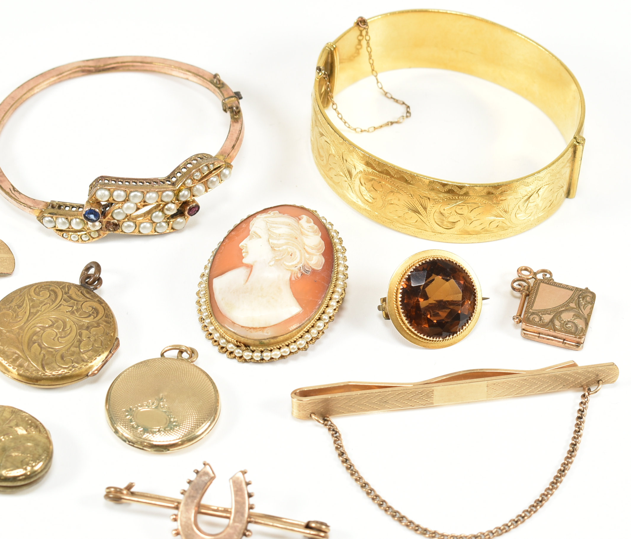 COLLECTION OF ASSORTED GOLD PLATED JEWELLERY - Image 4 of 6