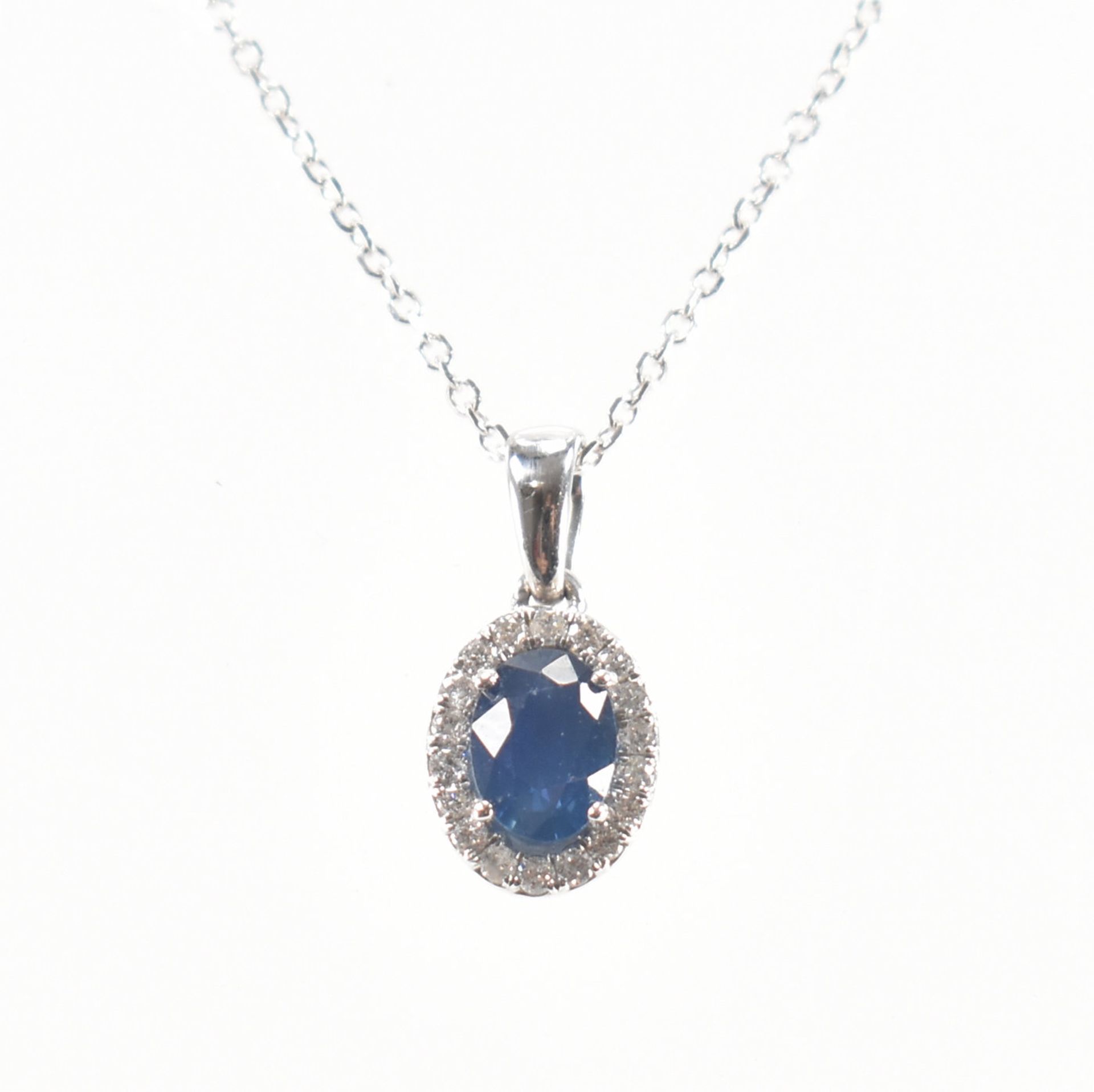 18CT WHITE GOLD SAPPHIRE & DIAMOND PENDANT NECKLACE