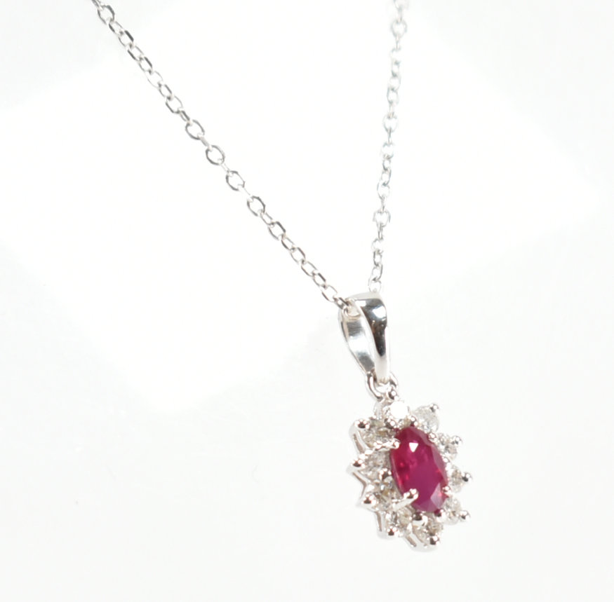 HALLMARKED 18CT WHITE GOLD DIAMOND & RED STONE NECKLACE PENDANT & CHAIN - Image 3 of 6