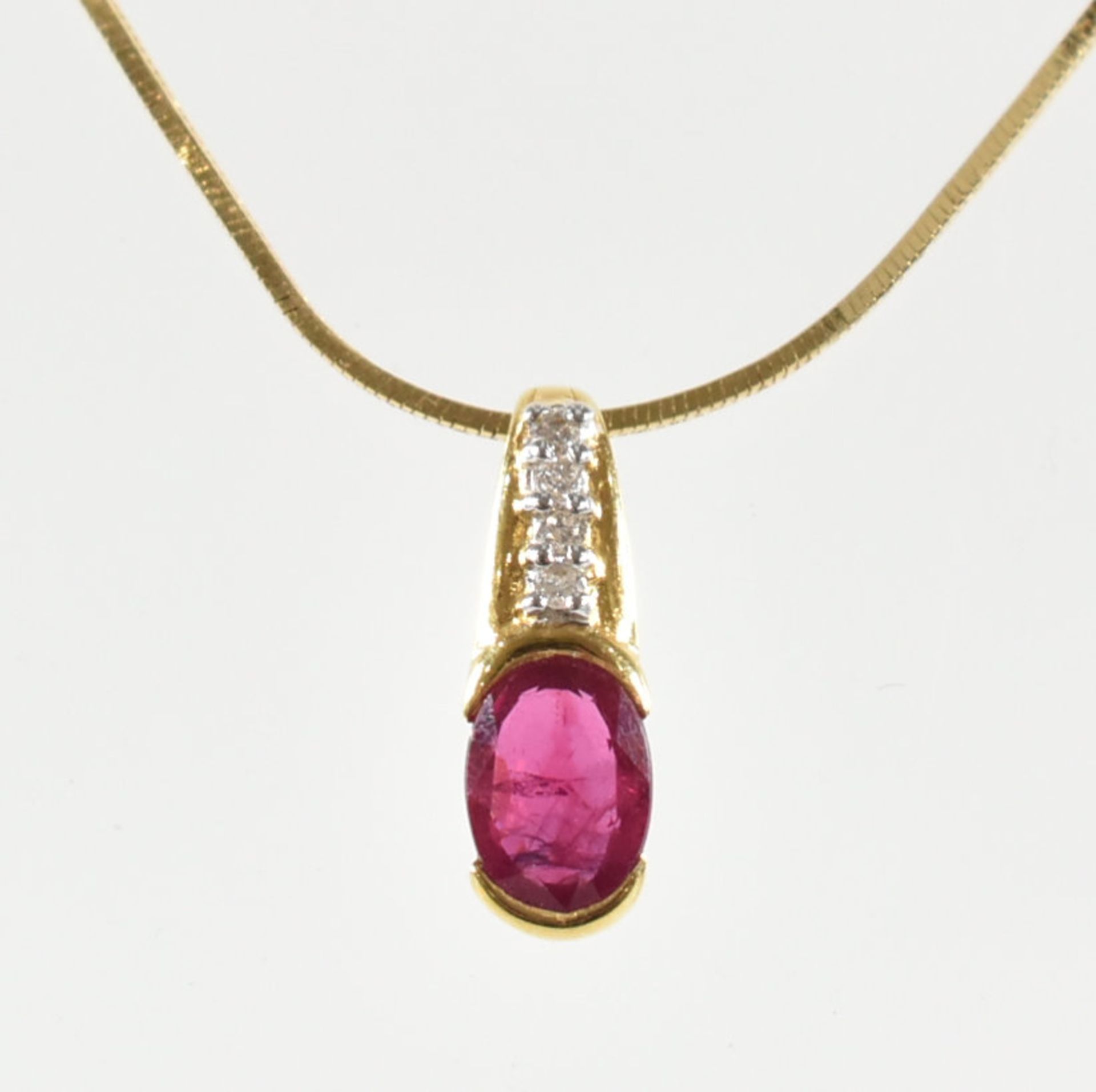 18CT GOLD RUBY & DIAMOND NECKLACE PENDANT & CHAIN - Image 6 of 7