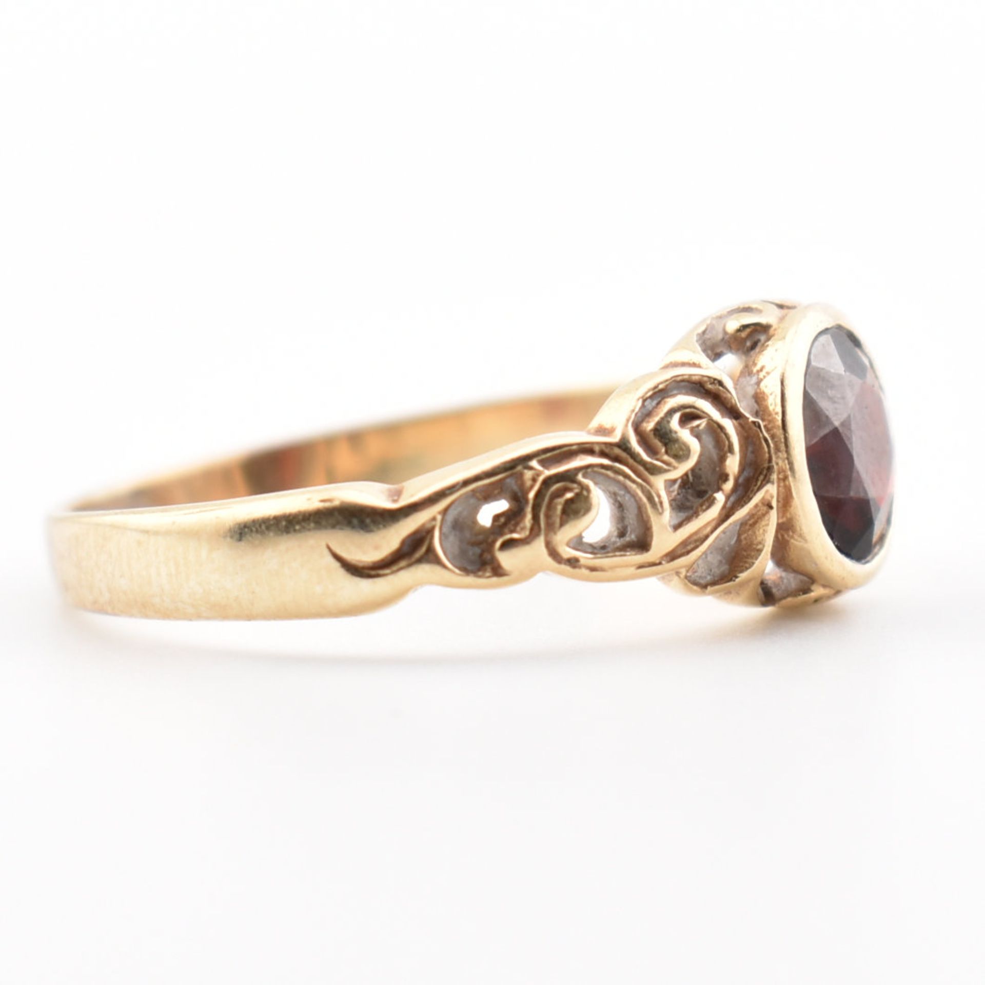 HALLMARKED 9CT GOLD & GARNET SOLITAIRE RING - Image 5 of 6