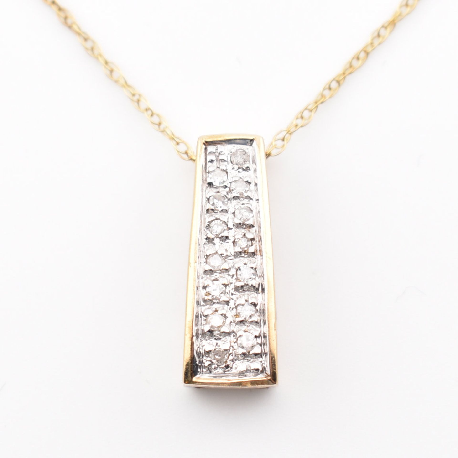 HALLMARKED 9CT GOLD & DIAMOND PENDANT NECKLACE