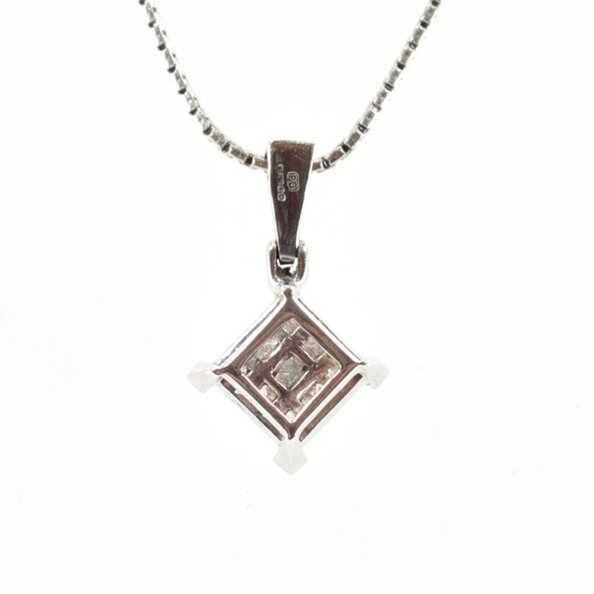 HALLMARKED 18CT WHITE GOLD & DIAMOND NECKLACE PENDANT & CHAIN - Image 2 of 10