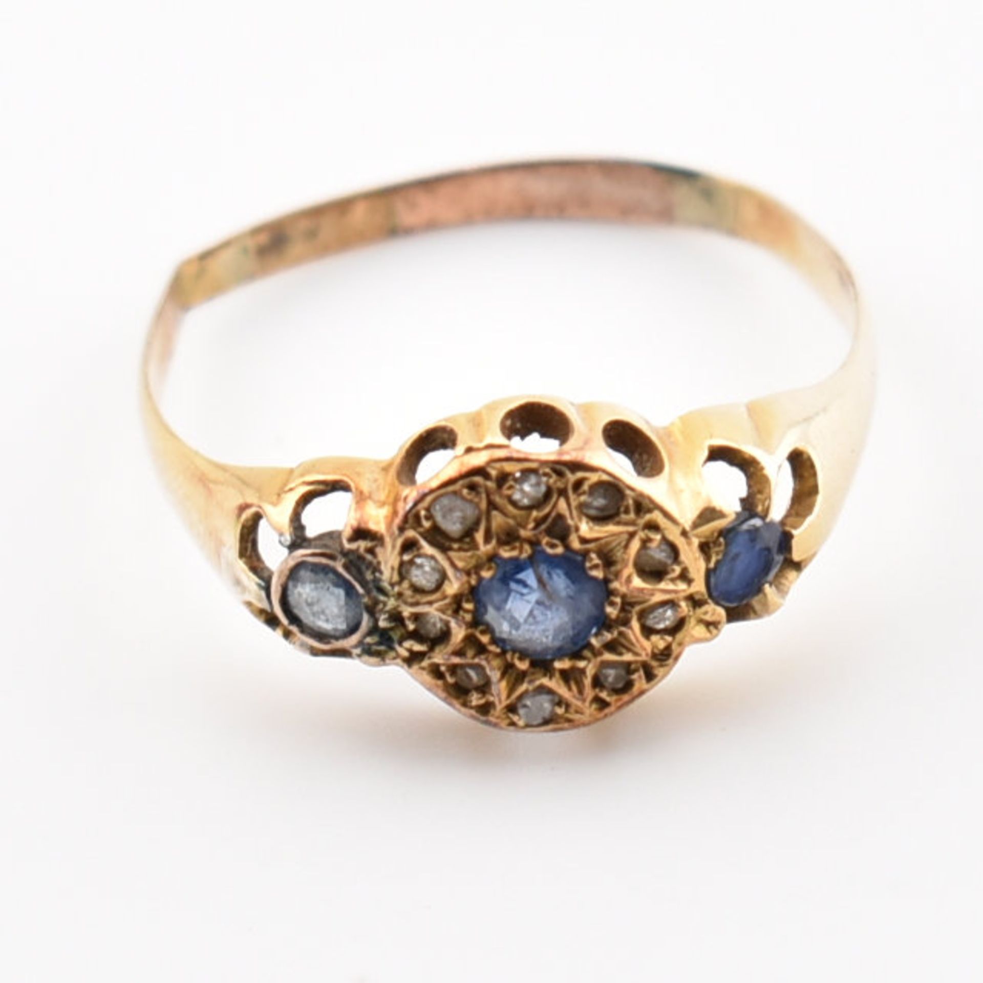 ANTIQUE AF GOLD SAPPHIRE & DIAMOND CLUSTER RING - Image 2 of 6