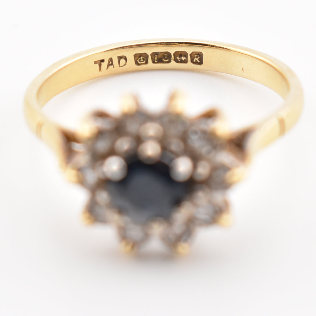 HALLMARKED 18CT GOLD SAPPHIRE & DIAMOND HALO RING - Image 7 of 7