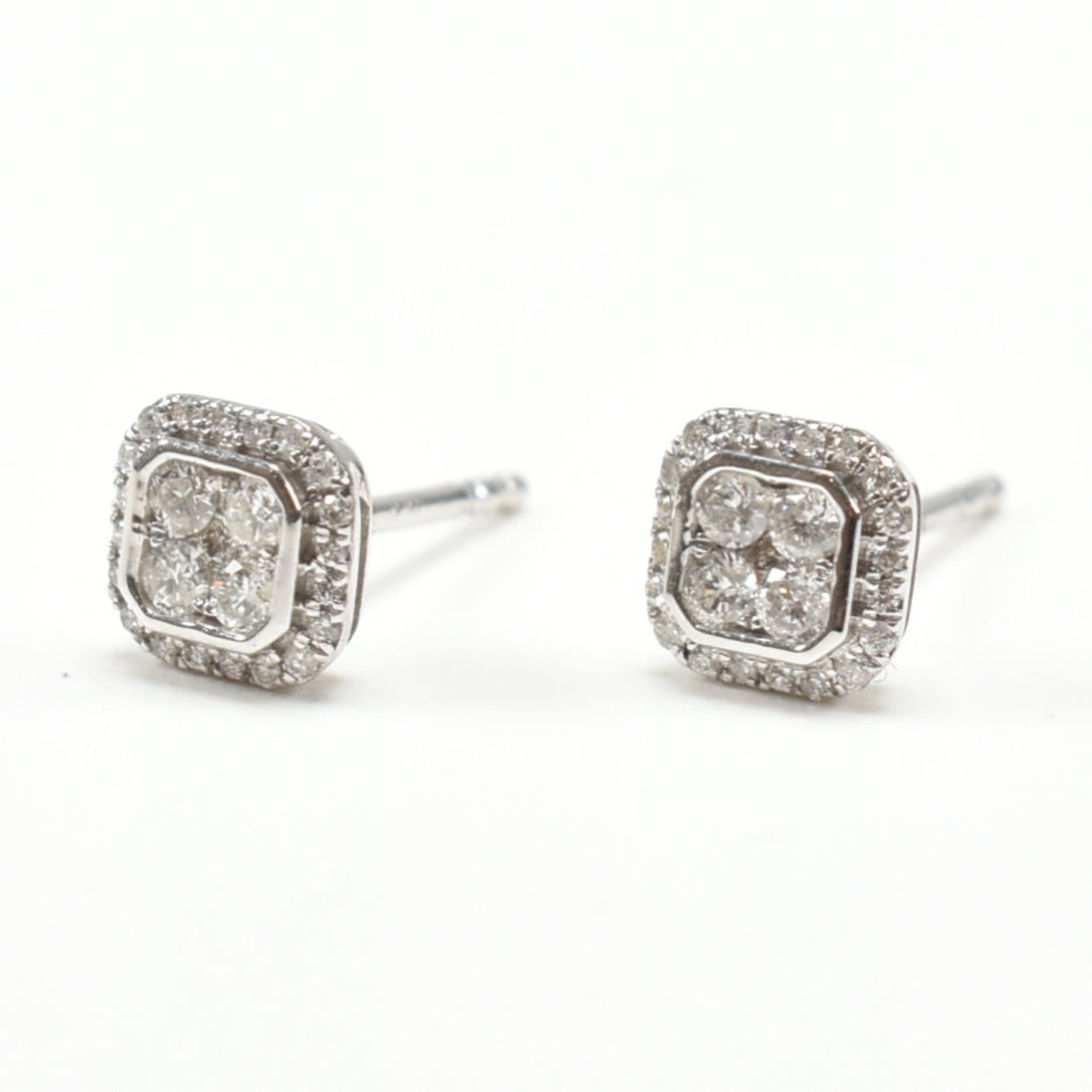 PAIR OF 18CT WHITE GOLD & DIAMOND EARRINGS - Image 4 of 5