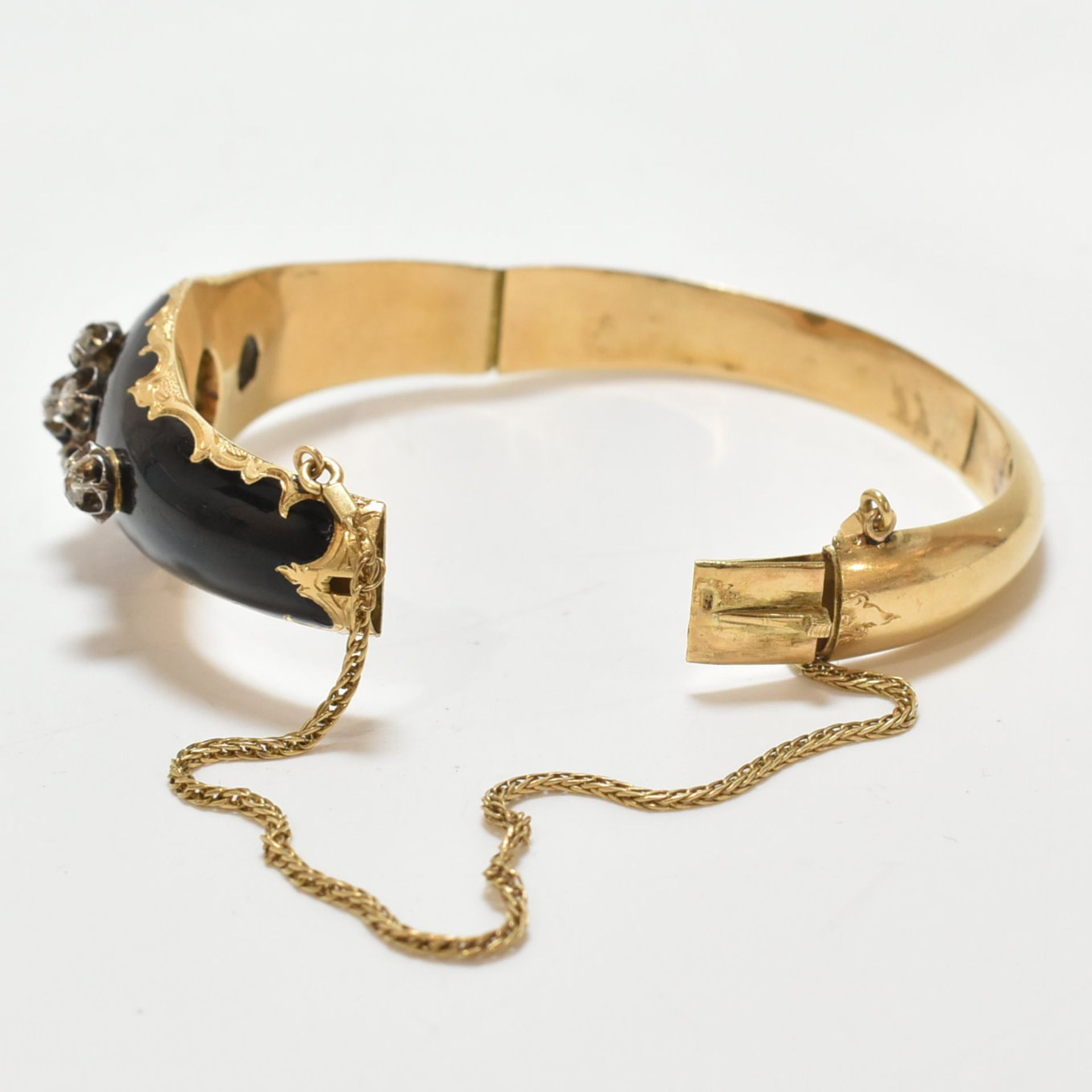 19TH CENTURY GOLD DIAMOND & ENAMEL BANGLE - Image 9 of 11