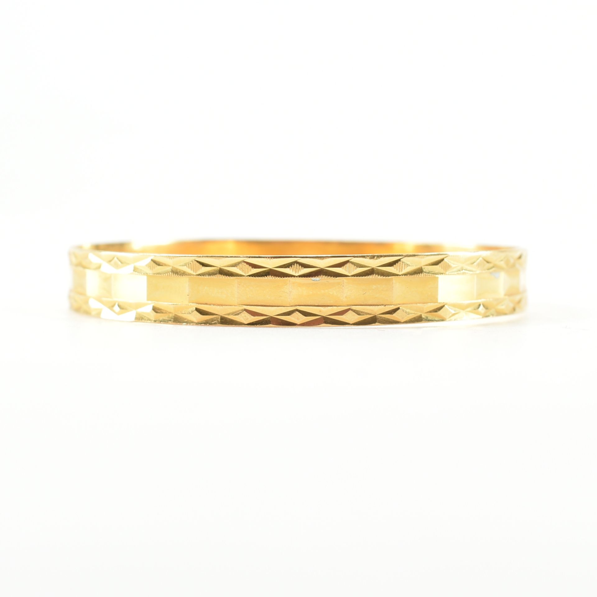 HIGH CARAT GOLD BANGLE - Image 6 of 6