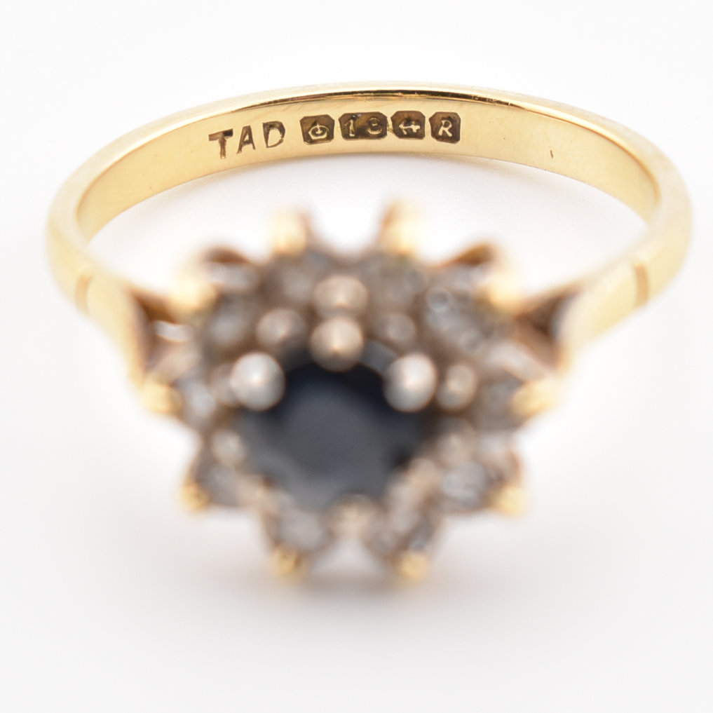 HALLMARKED 18CT GOLD SAPPHIRE & DIAMOND HALO RING - Image 6 of 7