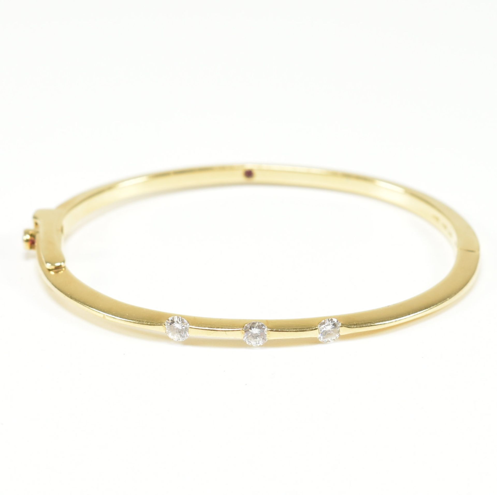 18CT GOLD DIAMOND & RUBY BANGLE BRACELET - Image 11 of 16