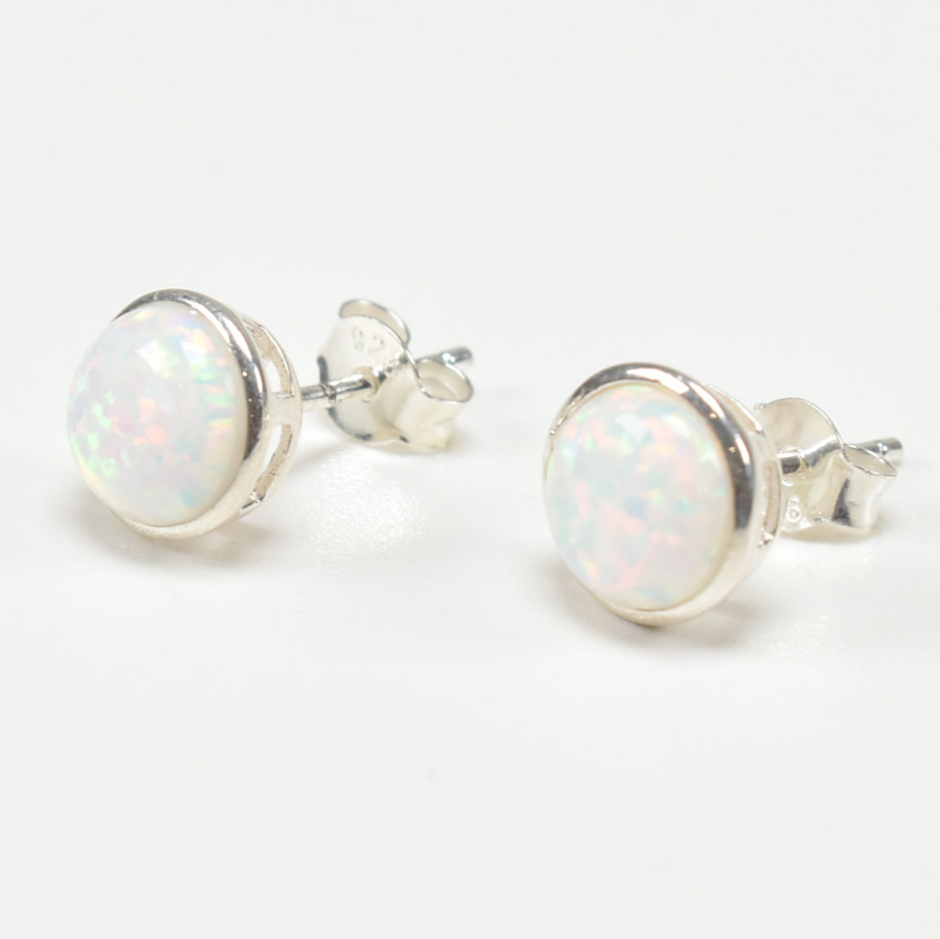 PAIR 925 SILVER & SYNTHETIC OPAL STUD EARRINGS - Image 5 of 6