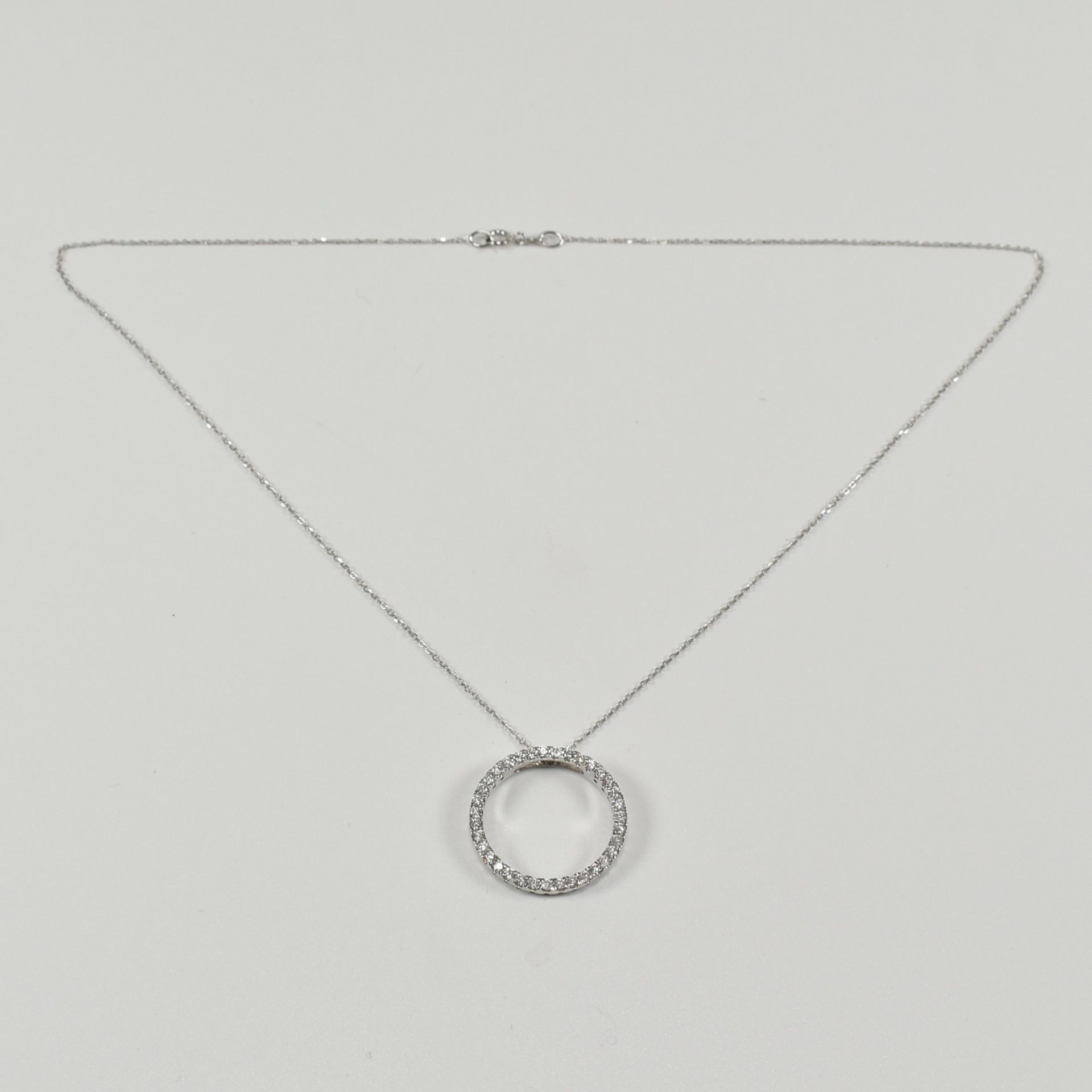 HALLMARKED 18CT WHITE GOLD & DIAMOND PENDANT NECKLACE - Image 7 of 8