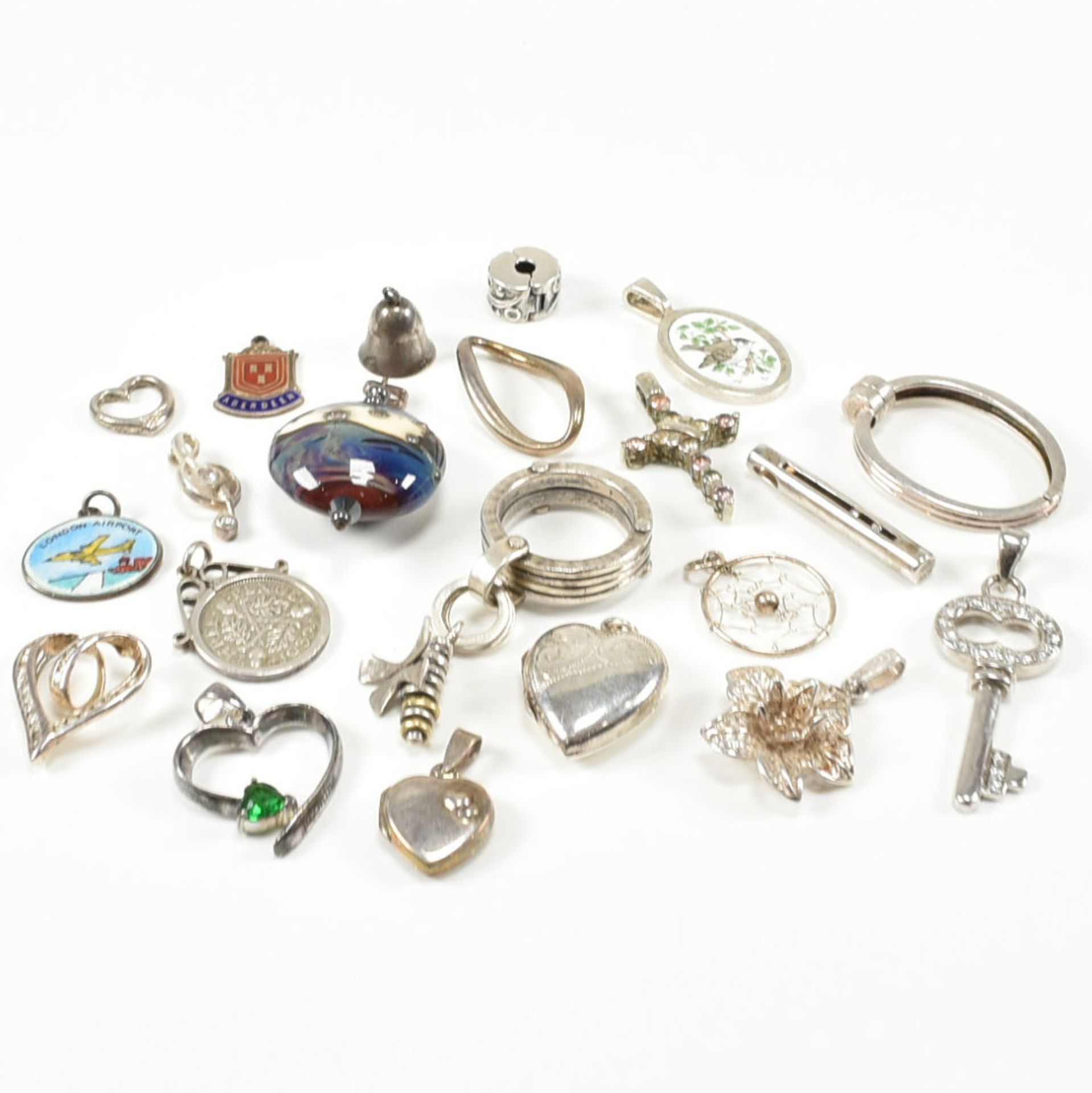 COLLECTION OF ASSORTED SILVER NECKLACE PENDANTS & CHARMS - Image 3 of 8