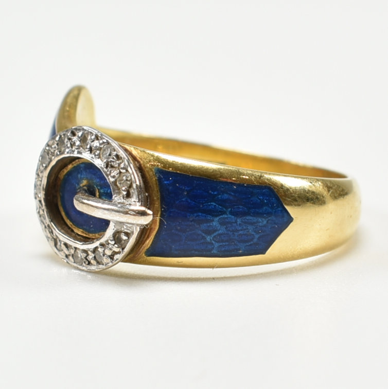 HALLMARKED 18CT GOLD DIAMOND & ENAMEL BUCKLE RING - Image 5 of 7