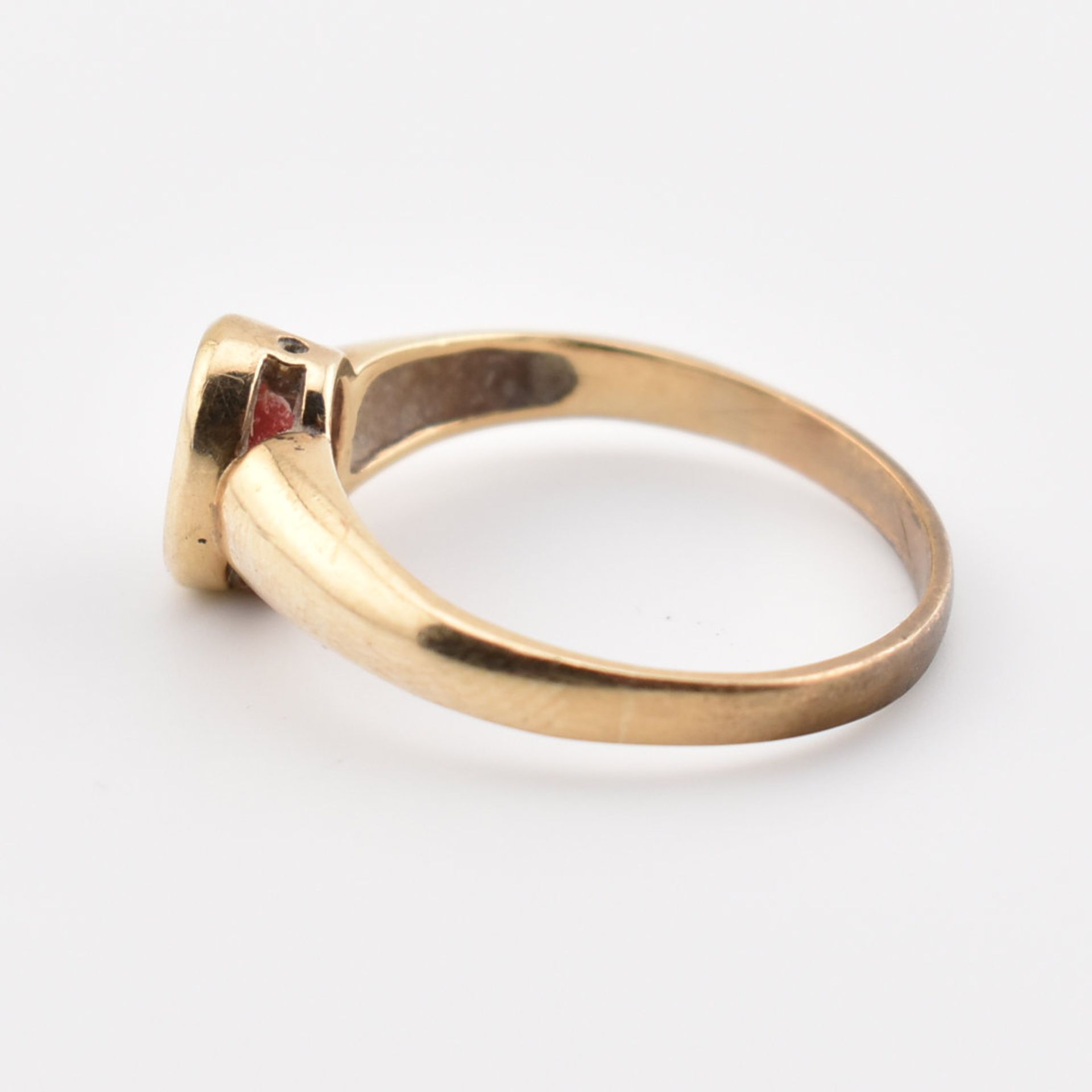 HALLMARKED 9CT GOLD & RED STONE SOLITAIRE RING - Image 3 of 7