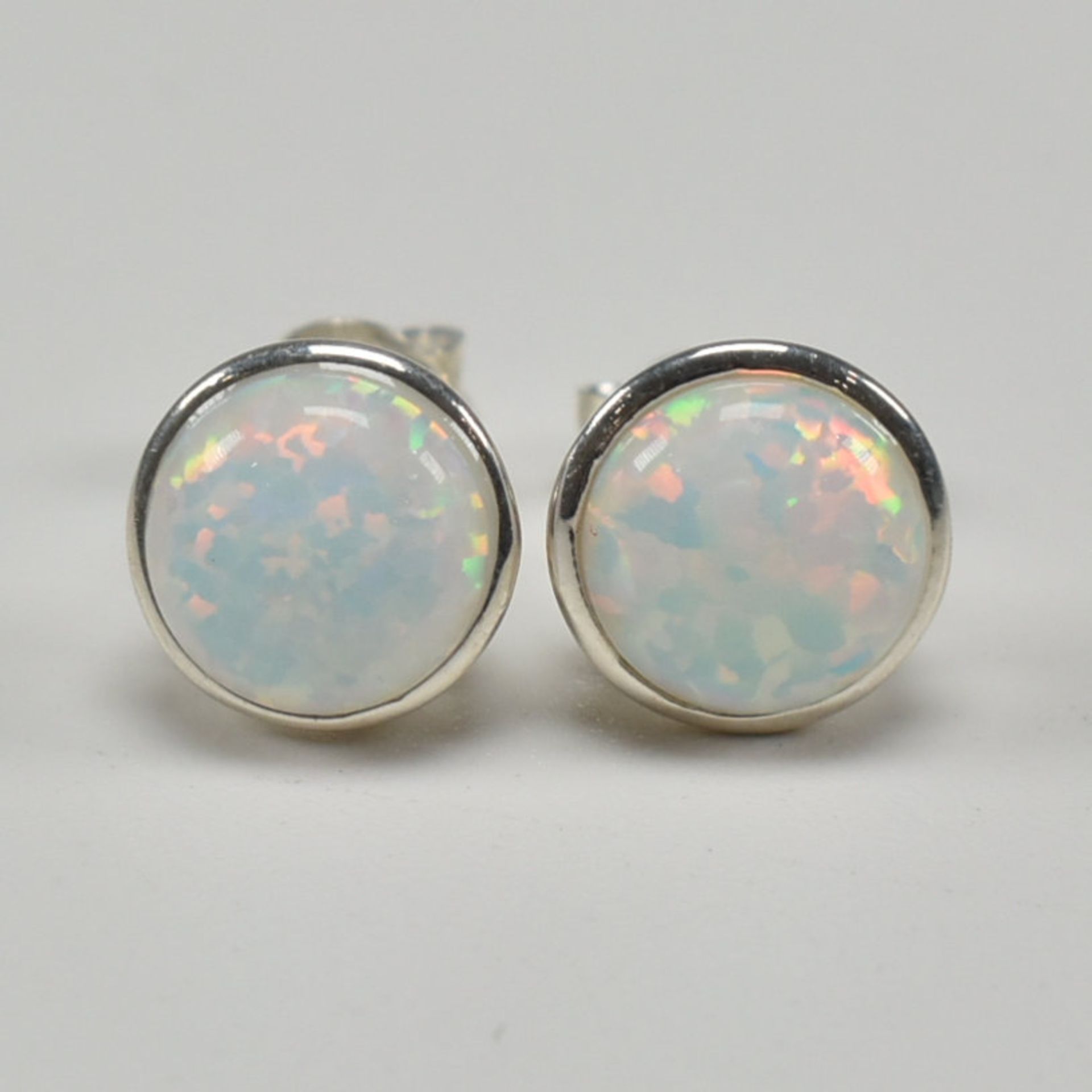 PAIR 925 SILVER & SYNTHETIC OPAL STUD EARRINGS - Image 3 of 6