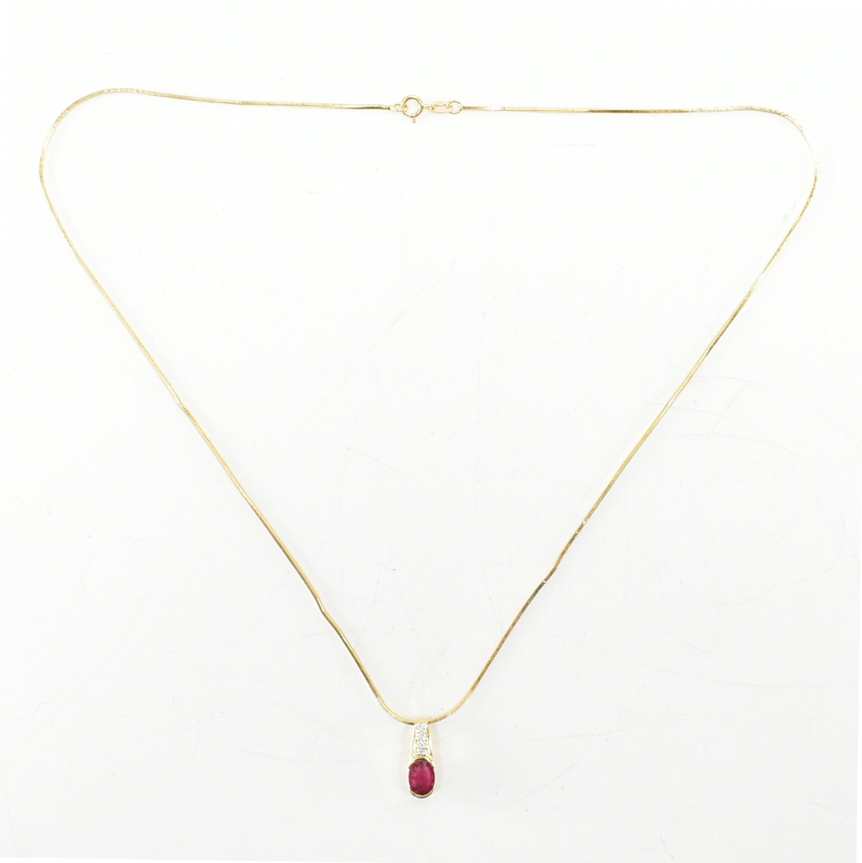 18CT GOLD RUBY & DIAMOND NECKLACE PENDANT & CHAIN - Image 4 of 7