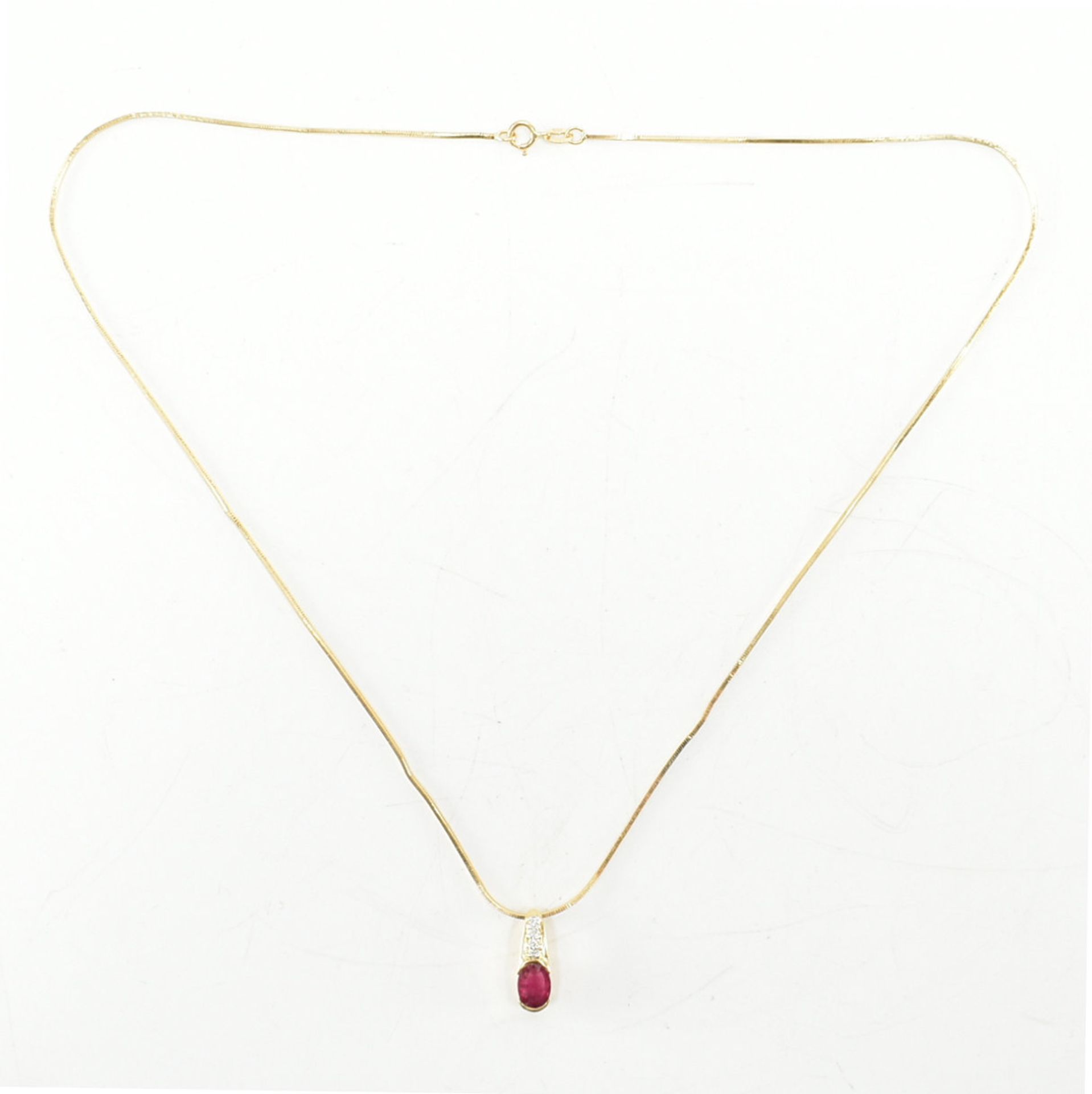 18CT GOLD RUBY & DIAMOND NECKLACE PENDANT & CHAIN - Image 4 of 7