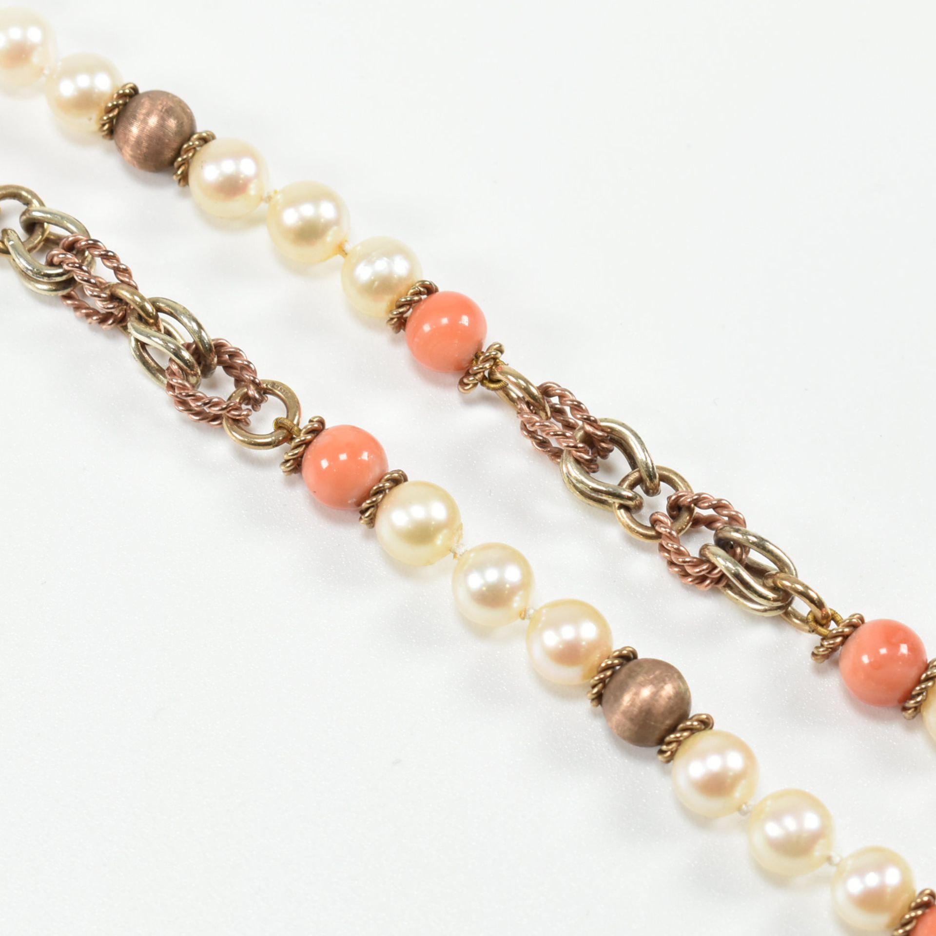 VINTAGE HALLMARKED 9CT TRICOLOUR GOLD PEARL & CORAL NECKLACE - Image 2 of 4