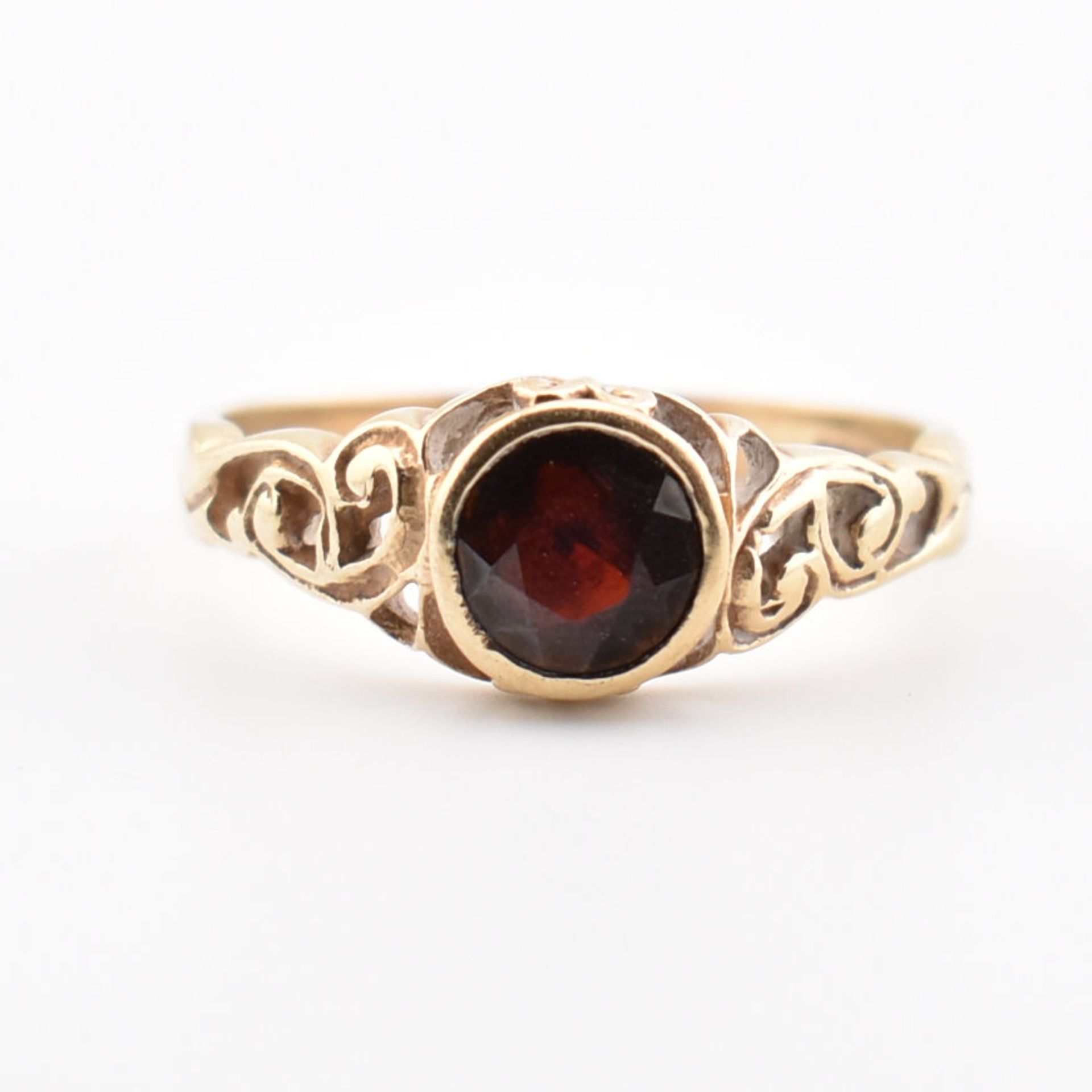 HALLMARKED 9CT GOLD & GARNET SOLITAIRE RING