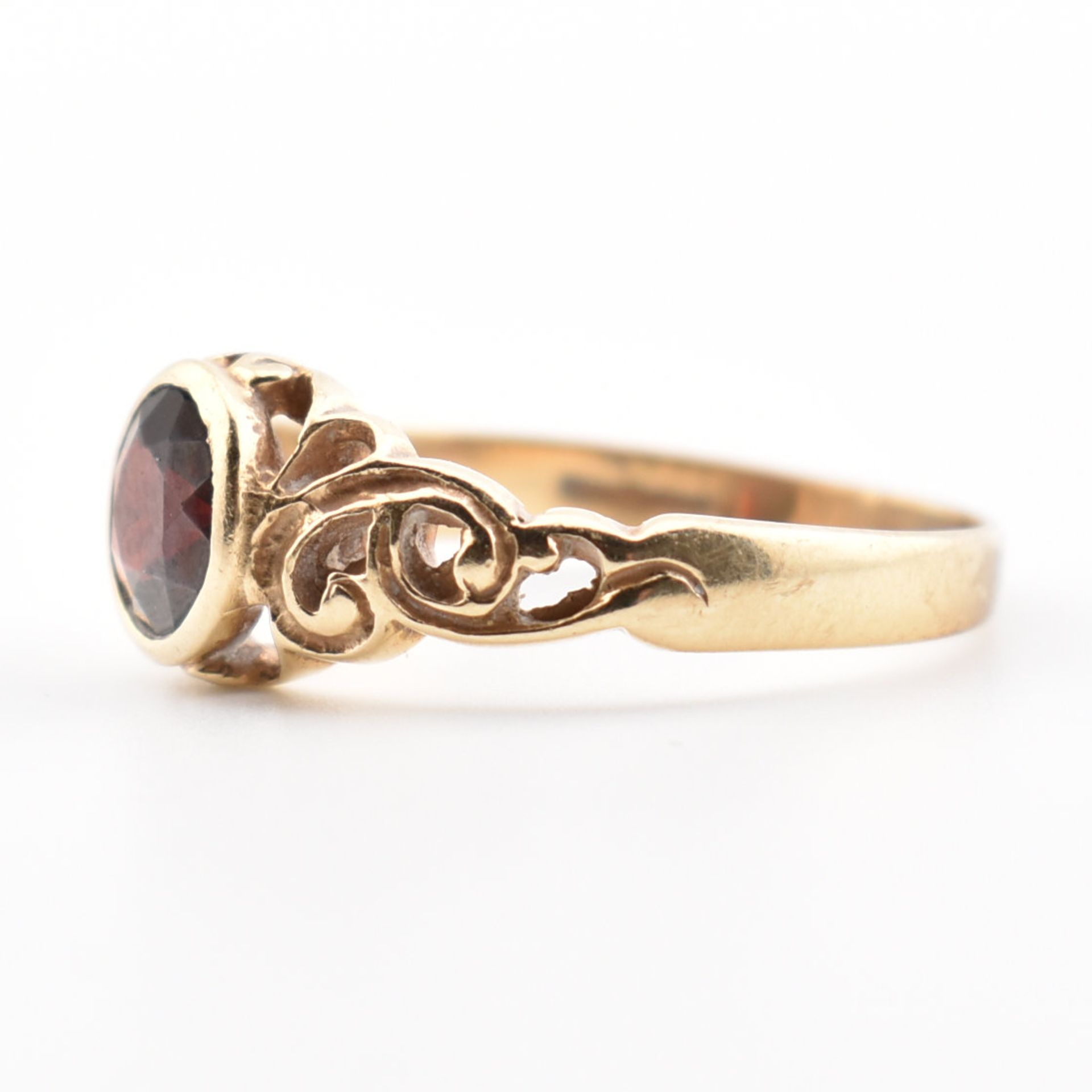 HALLMARKED 9CT GOLD & GARNET SOLITAIRE RING - Image 4 of 6