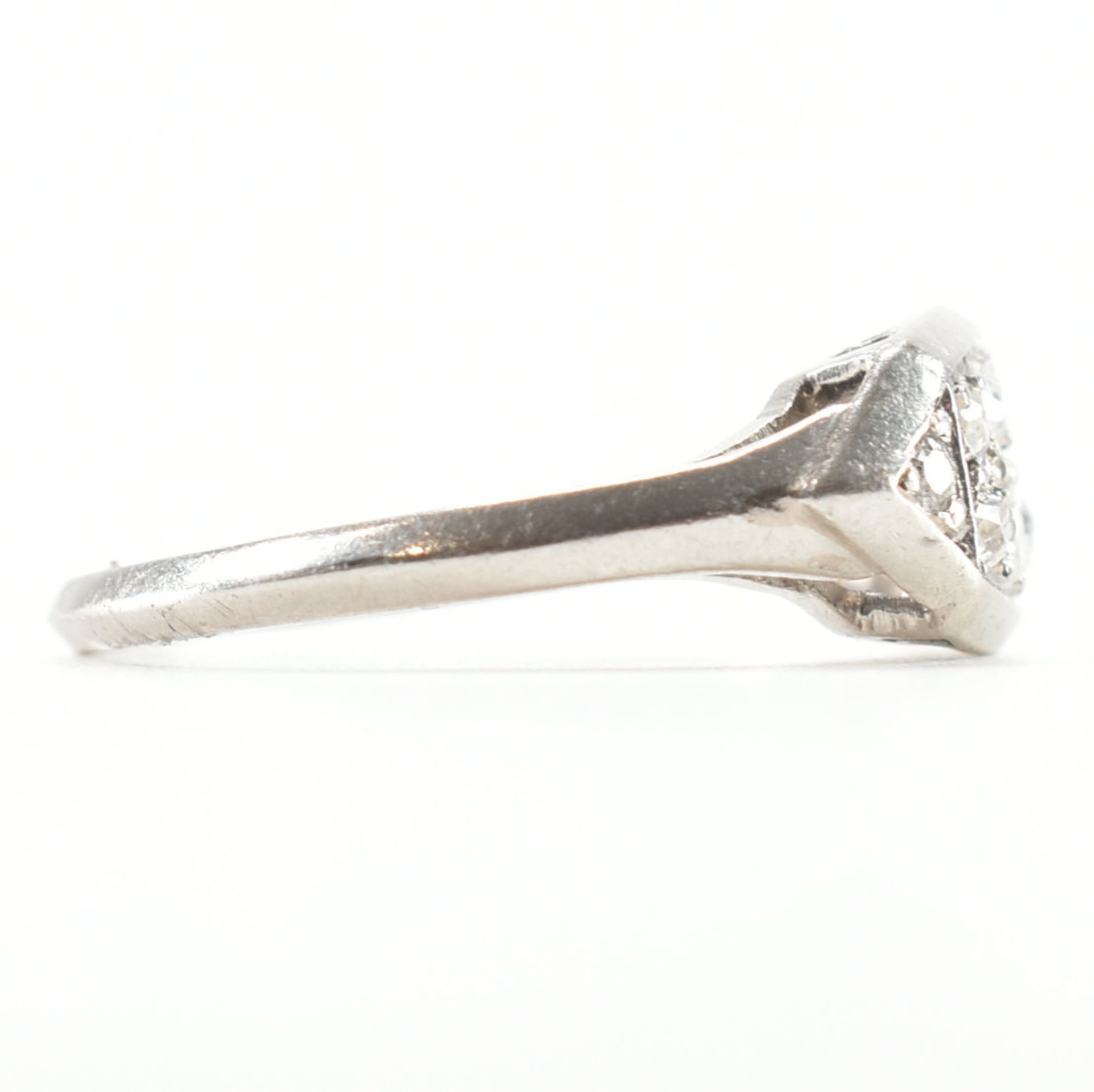 ART DECO FRENCH PLATINUM & DIAMOND RING - Image 5 of 7