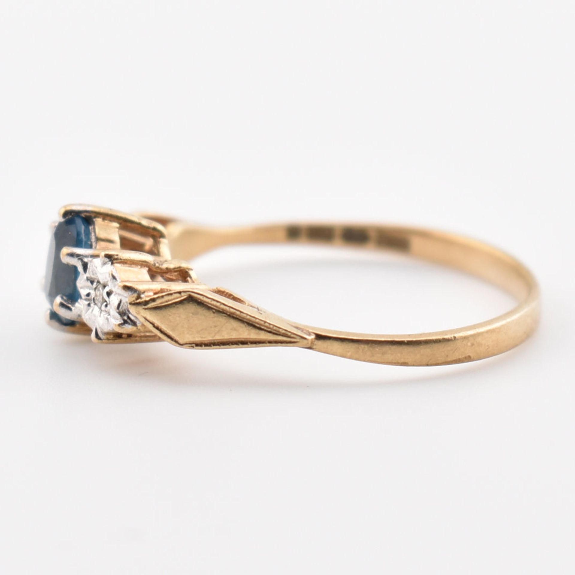 HALLMARKED 9CT GOLD TOPAZ & DIAMOND RING - Image 4 of 7