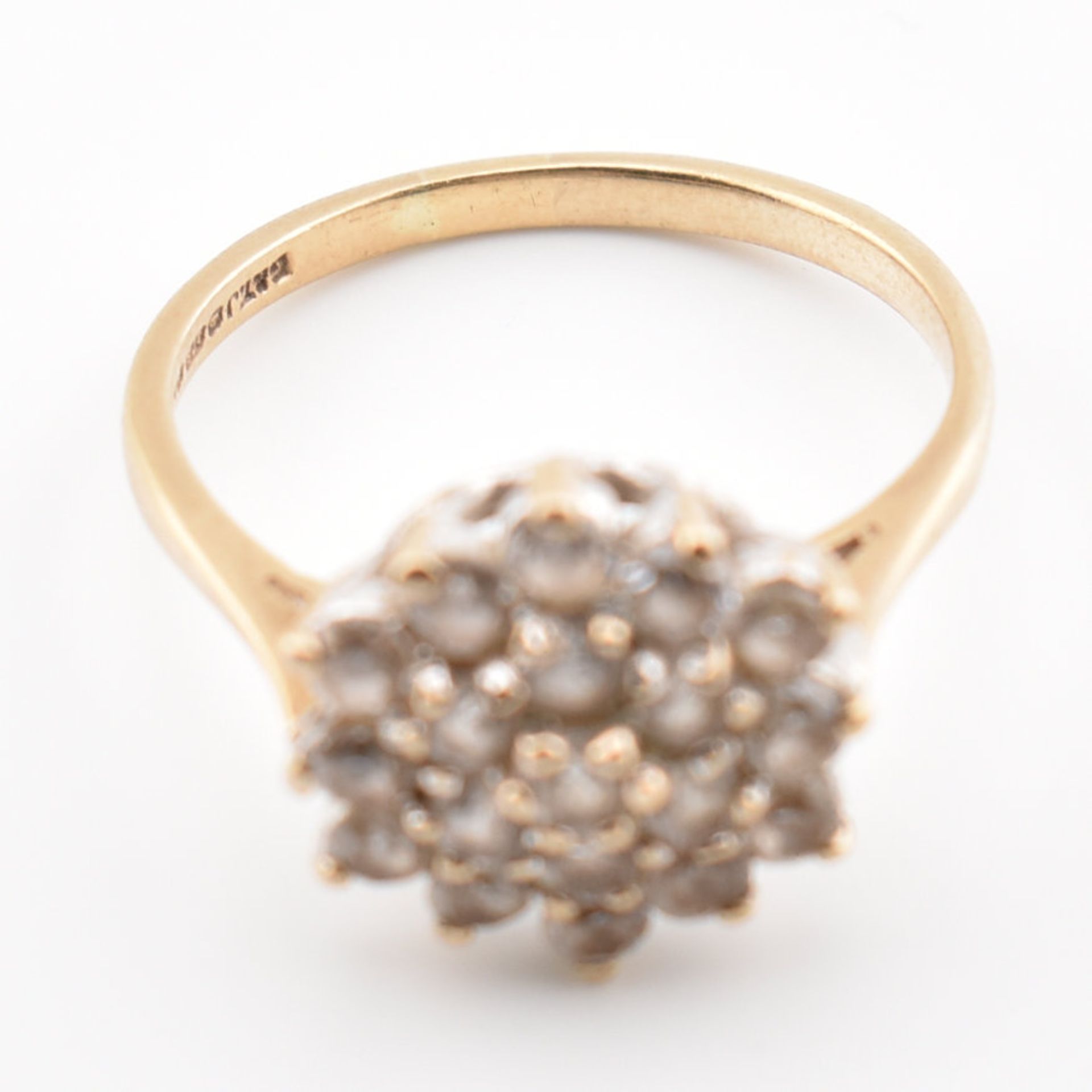 HALLMARKED 9CT GOLD & WHITE STONE CLUSTER RING - Image 3 of 8